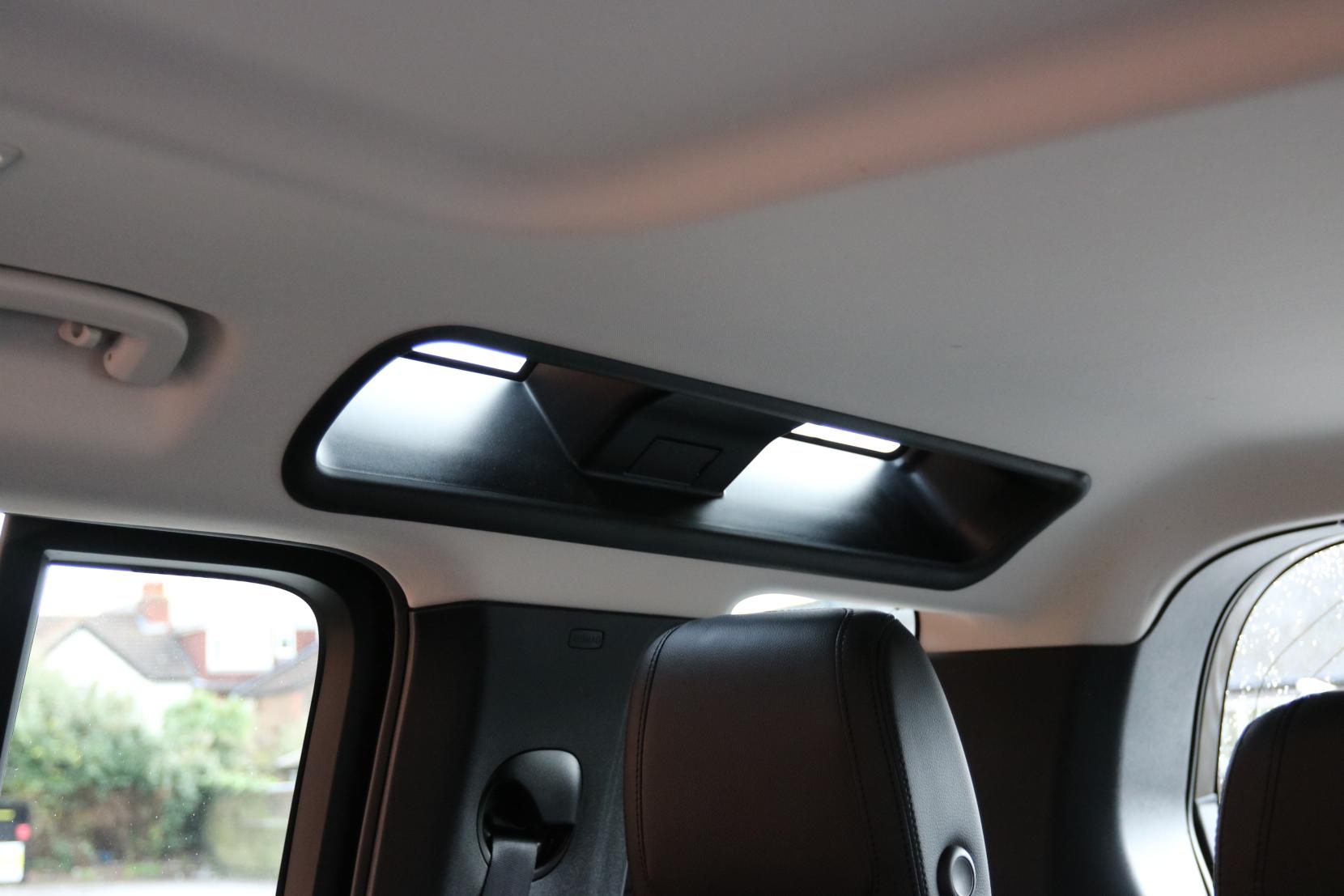 Land Rover Defender 110 2.0 SD4 S SUV 5dr Diesel Auto 4WD Euro 6 (s/s) (200 ps)