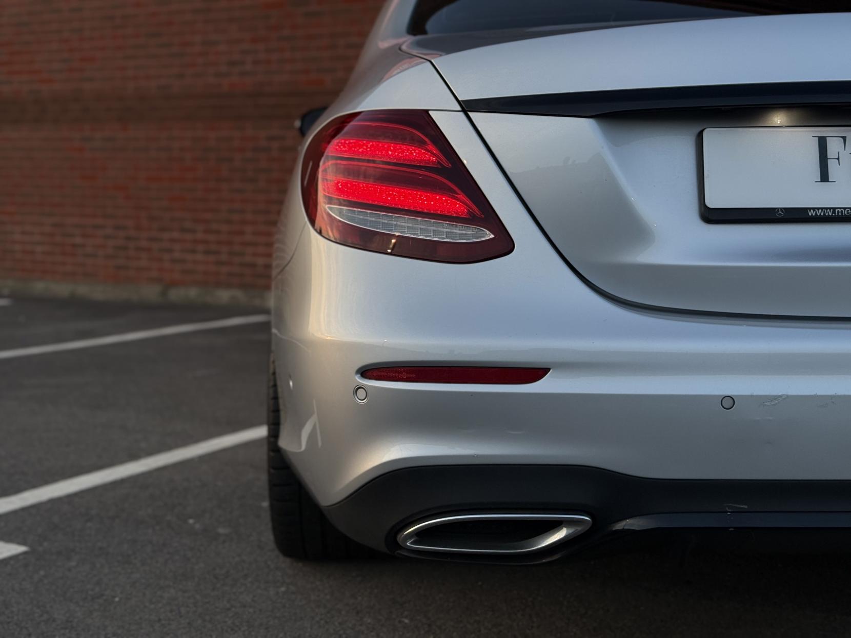 Mercedes-Benz E Class 2.0 E220d AMG Line (Premium Plus) Saloon 4dr Diesel G-Tronic+ Euro 6 (s/s) (194 ps)