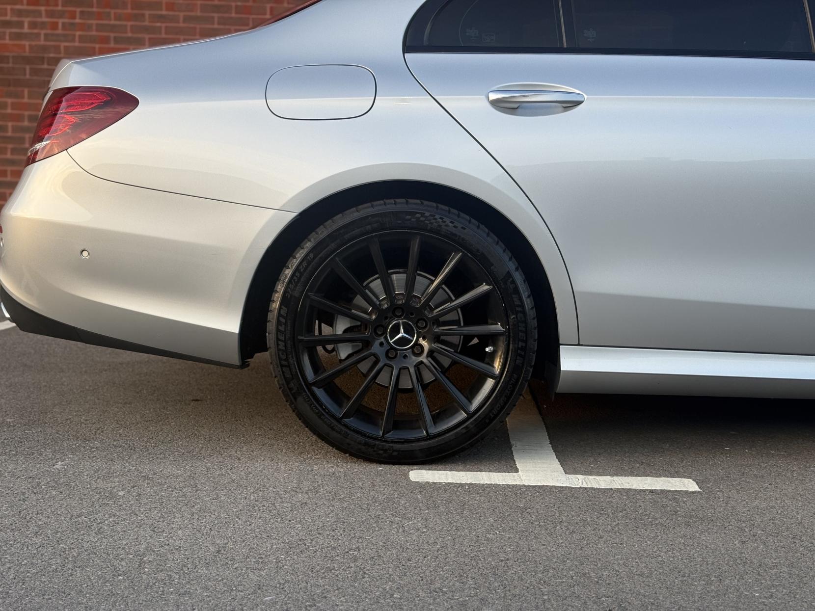 Mercedes-Benz E Class 2.0 E220d AMG Line (Premium Plus) Saloon 4dr Diesel G-Tronic+ Euro 6 (s/s) (194 ps)