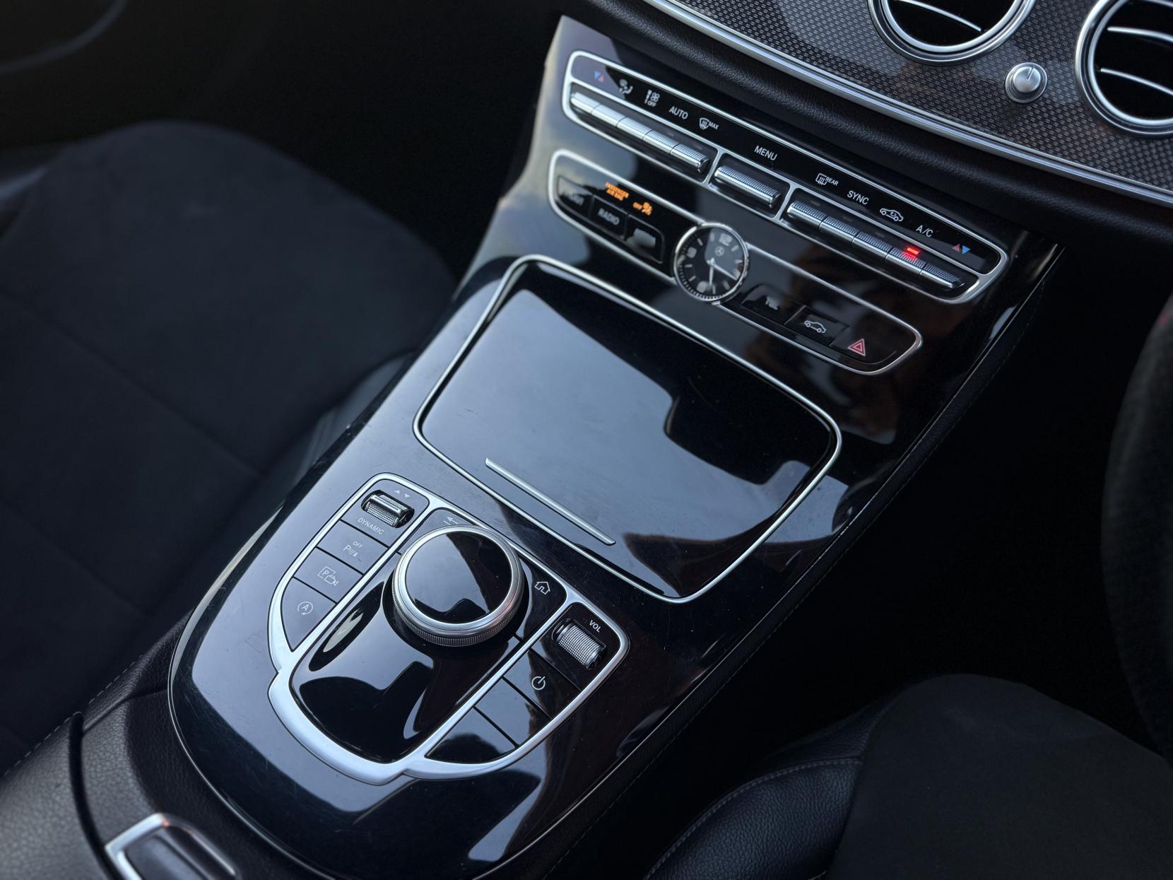 Mercedes-Benz E Class 2.0 E220d AMG Line (Premium Plus) Saloon 4dr Diesel G-Tronic+ Euro 6 (s/s) (194 ps)