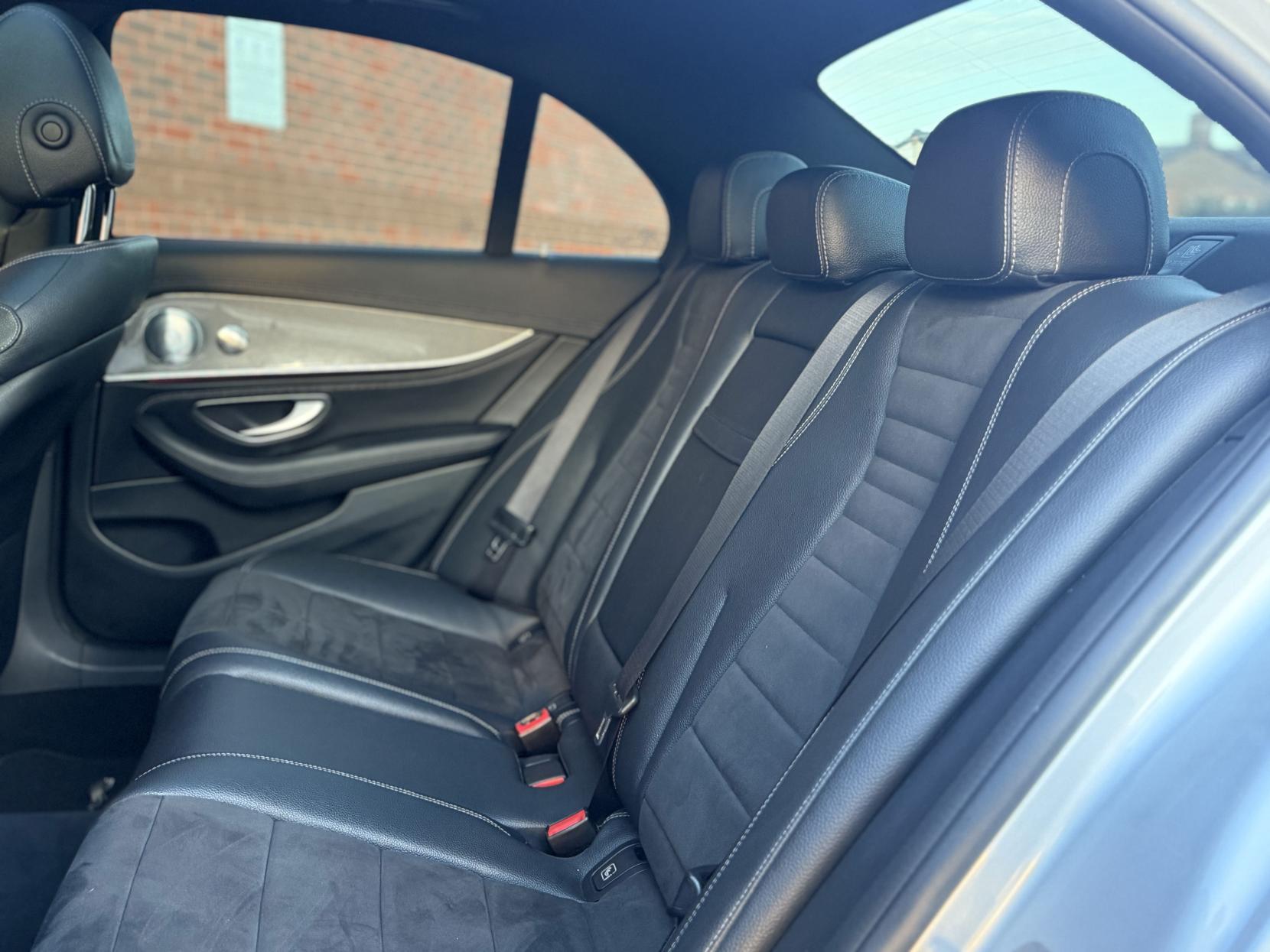 Mercedes-Benz E Class 2.0 E220d AMG Line (Premium Plus) Saloon 4dr Diesel G-Tronic+ Euro 6 (s/s) (194 ps)