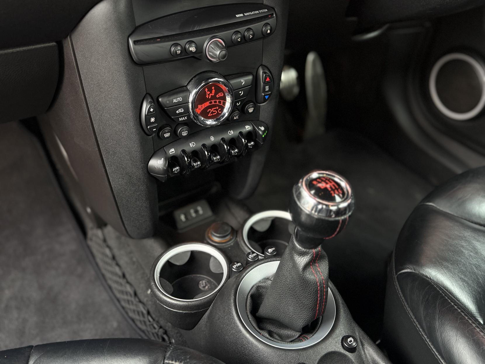 MINI Hatch 1.6 Cooper S Hatchback 3dr Petrol Manual Euro 5 (s/s) (184 ps)