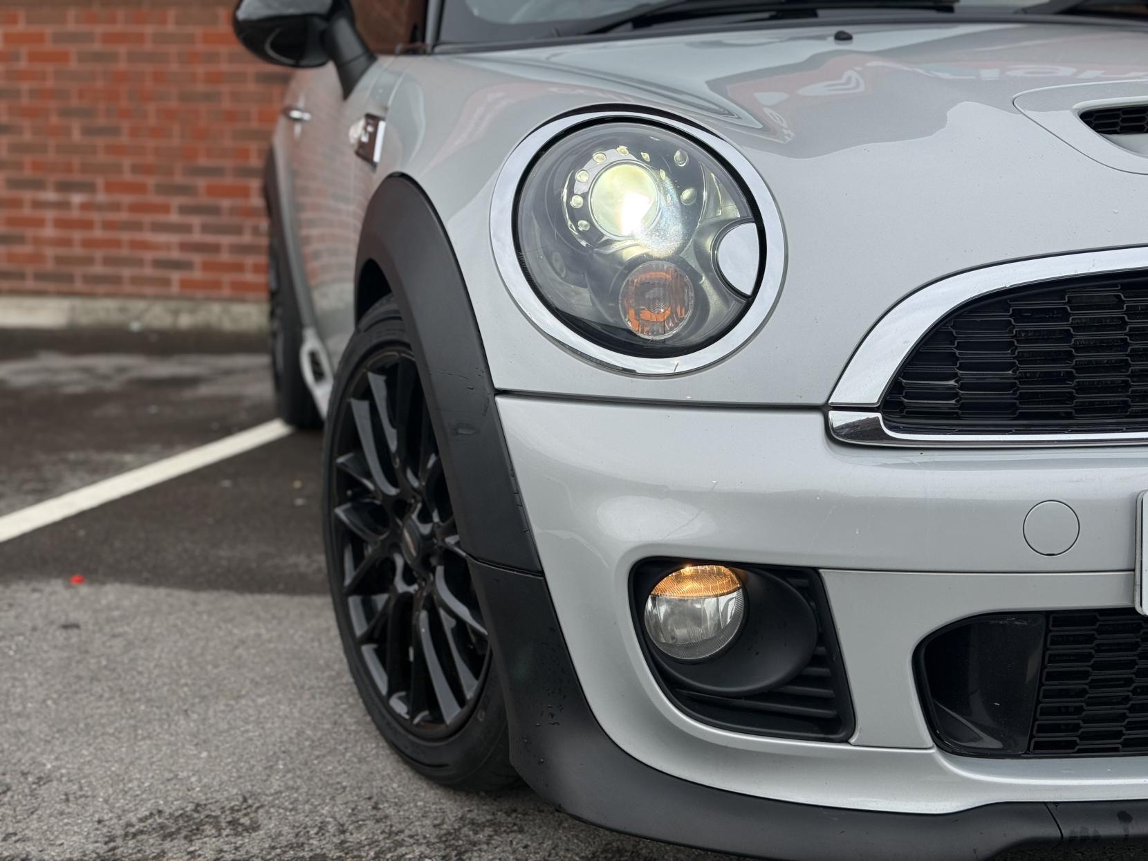 MINI Hatch 1.6 Cooper S Hatchback 3dr Petrol Manual Euro 5 (s/s) (184 ps)