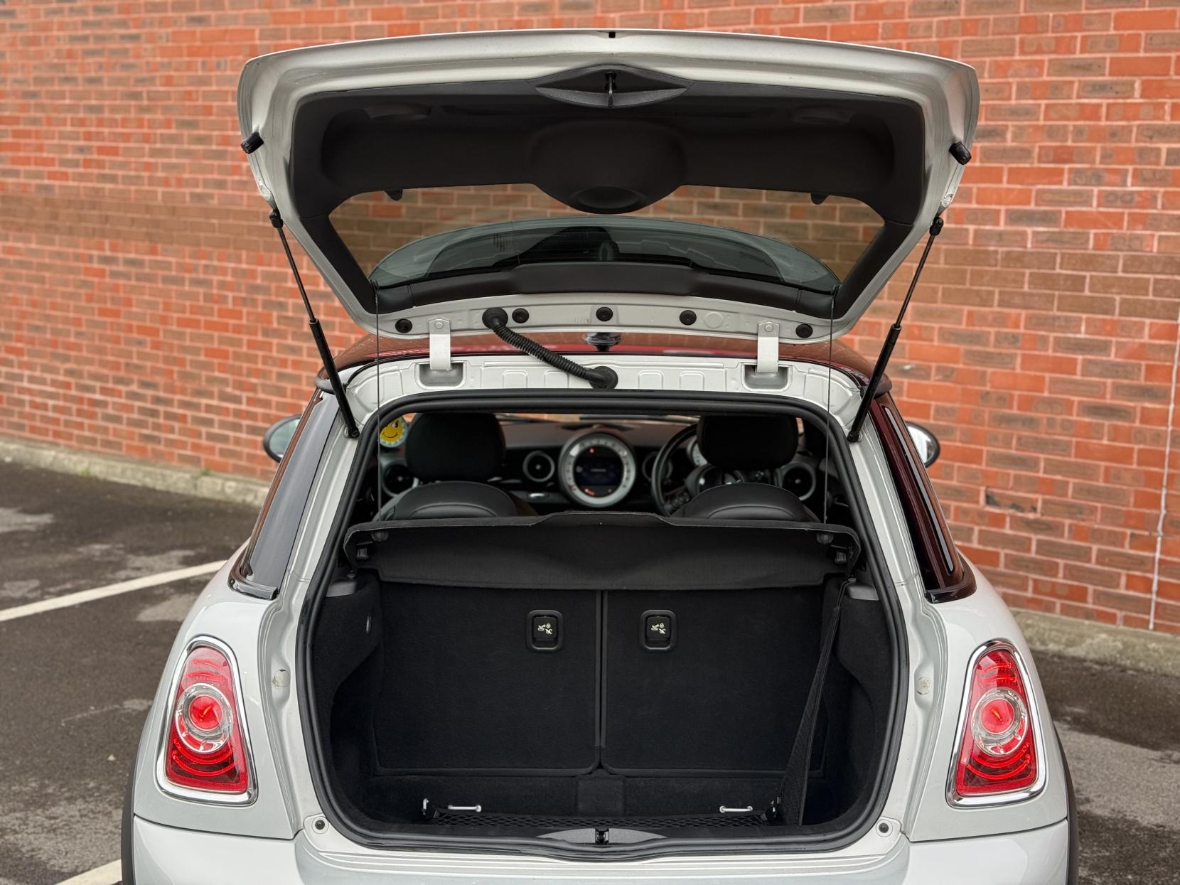 MINI Hatch 1.6 Cooper S Hatchback 3dr Petrol Manual Euro 5 (s/s) (184 ps)