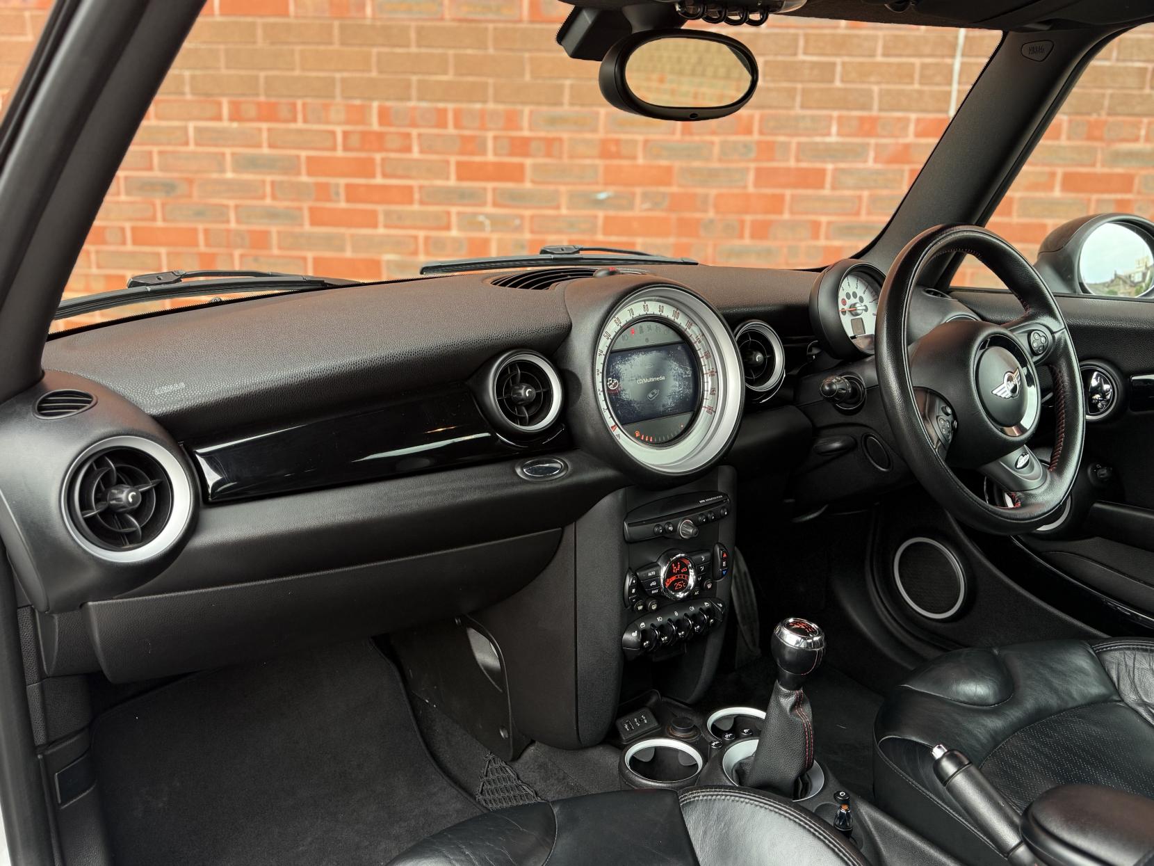 MINI Hatch 1.6 Cooper S Hatchback 3dr Petrol Manual Euro 5 (s/s) (184 ps)