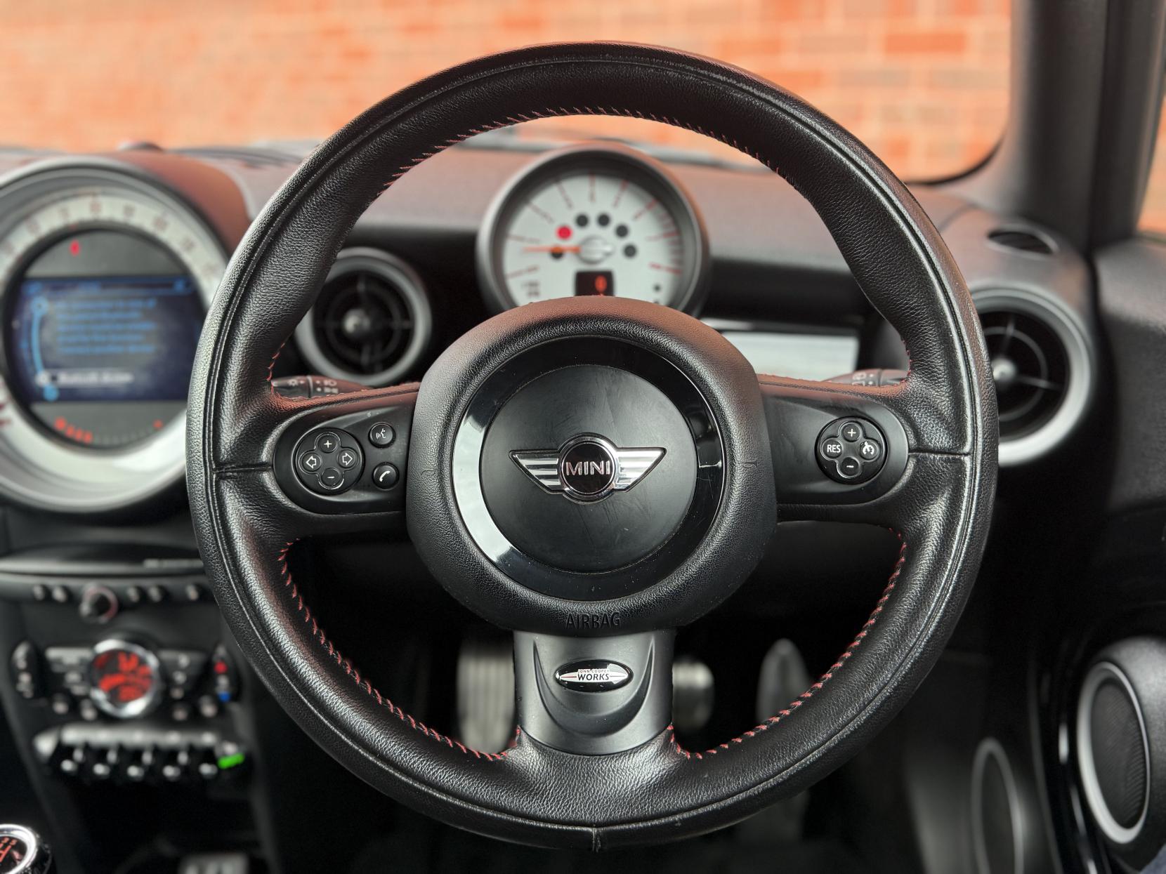 MINI Hatch 1.6 Cooper S Hatchback 3dr Petrol Manual Euro 5 (s/s) (184 ps)