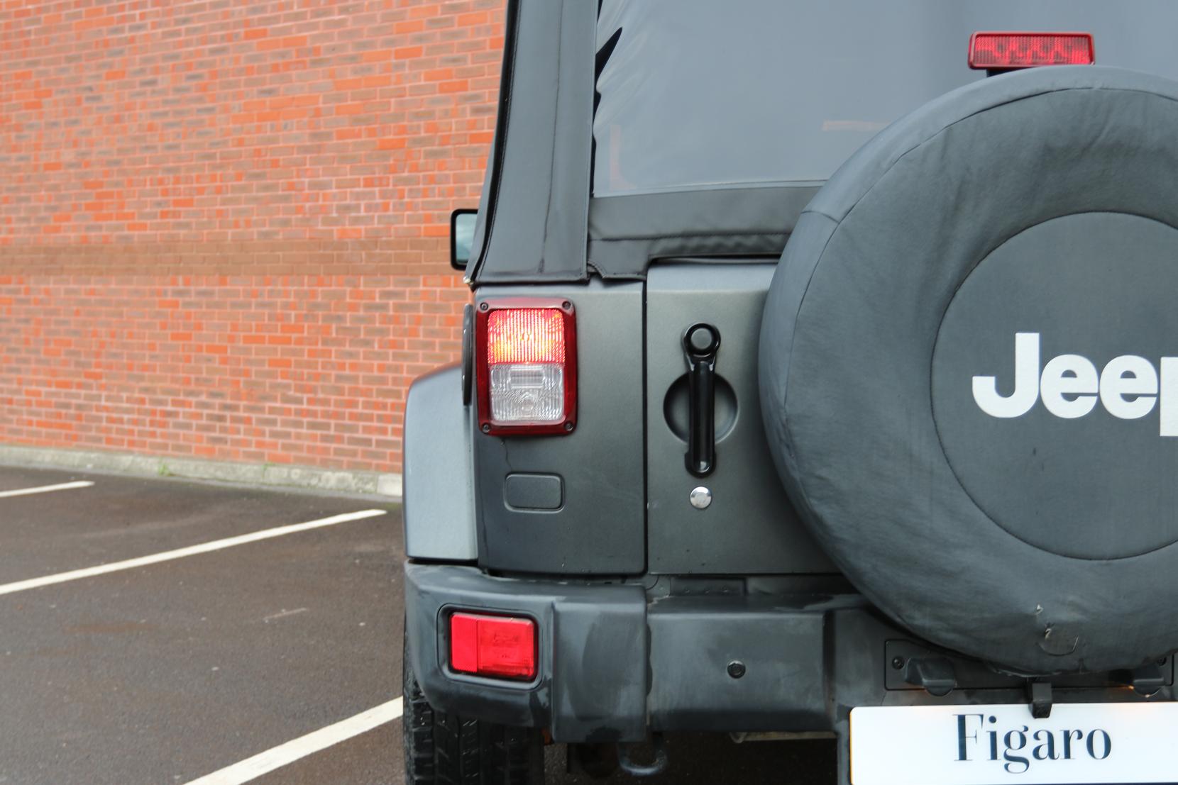 Jeep Wrangler 2.8 CRD Sahara SUV 2dr Diesel Auto 4WD Euro 5 (197 bhp)