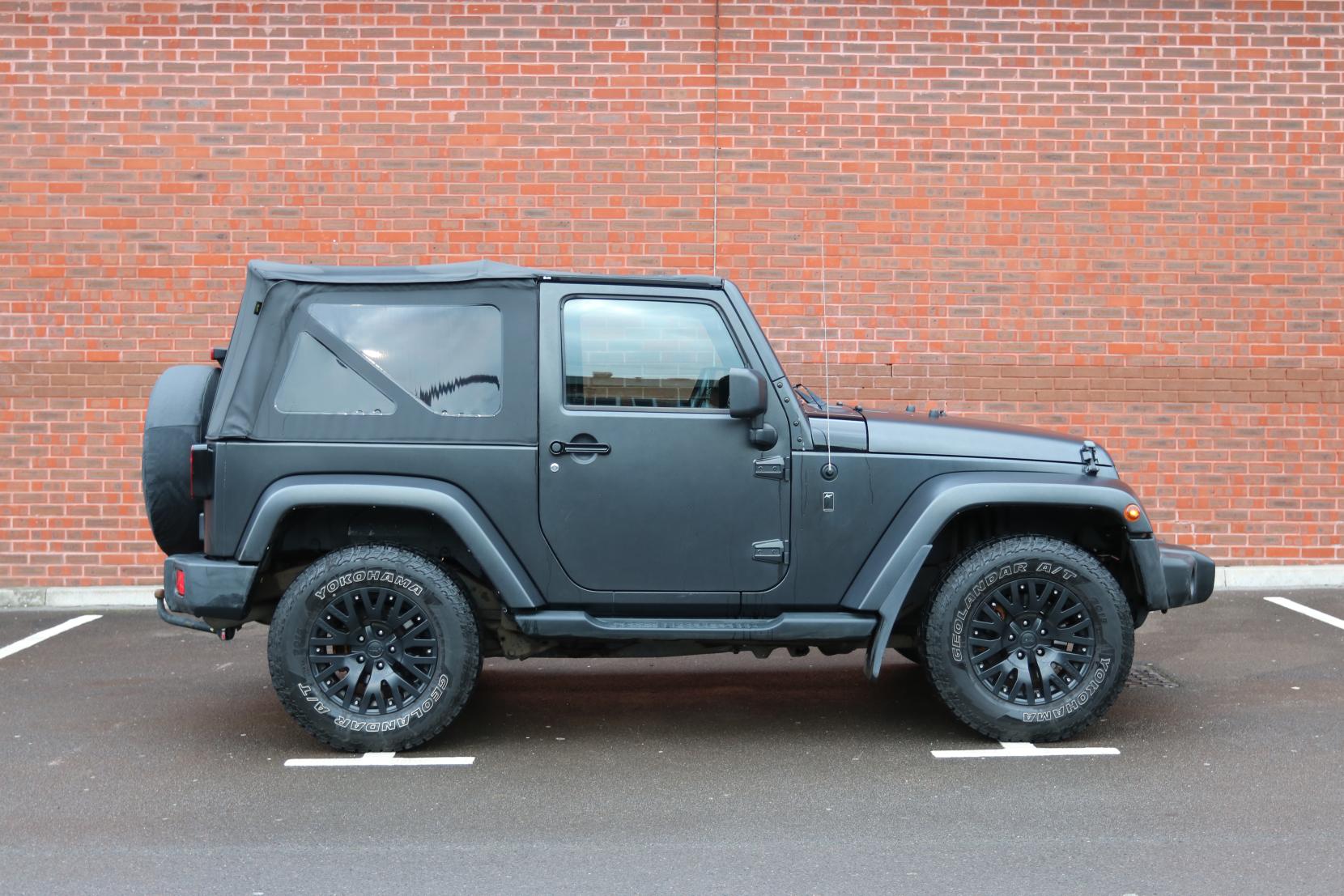 Jeep Wrangler 2.8 CRD Sahara SUV 2dr Diesel Auto 4WD Euro 5 (197 bhp)