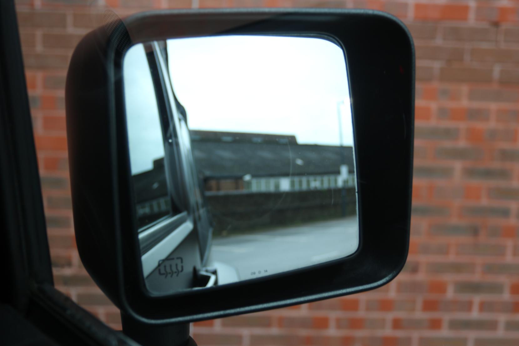 Jeep Wrangler 2.8 CRD Sahara SUV 2dr Diesel Auto 4WD Euro 5 (197 bhp)