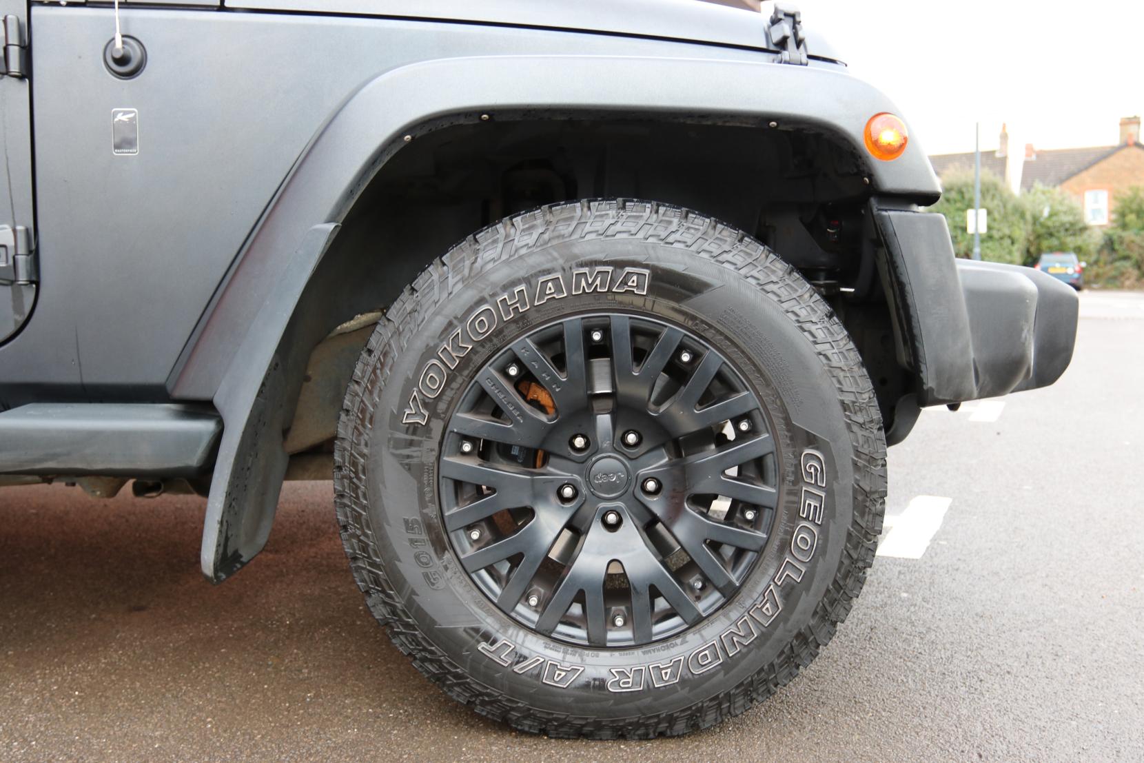 Jeep Wrangler 2.8 CRD Sahara SUV 2dr Diesel Auto 4WD Euro 5 (197 bhp)