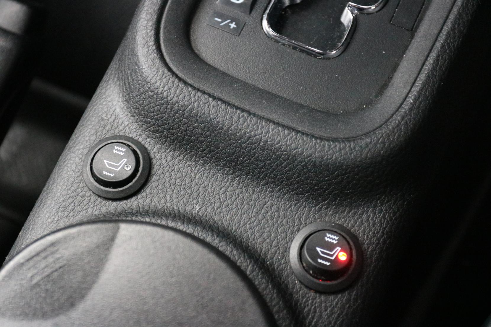 Jeep Wrangler 2.8 CRD Sahara SUV 2dr Diesel Auto 4WD Euro 5 (197 bhp)