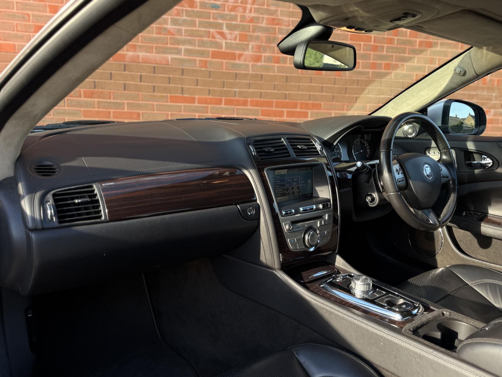 Jaguar XK 5.0 V8 Portfolio Convertible 2dr Petrol Auto Euro 5 (385 ps)