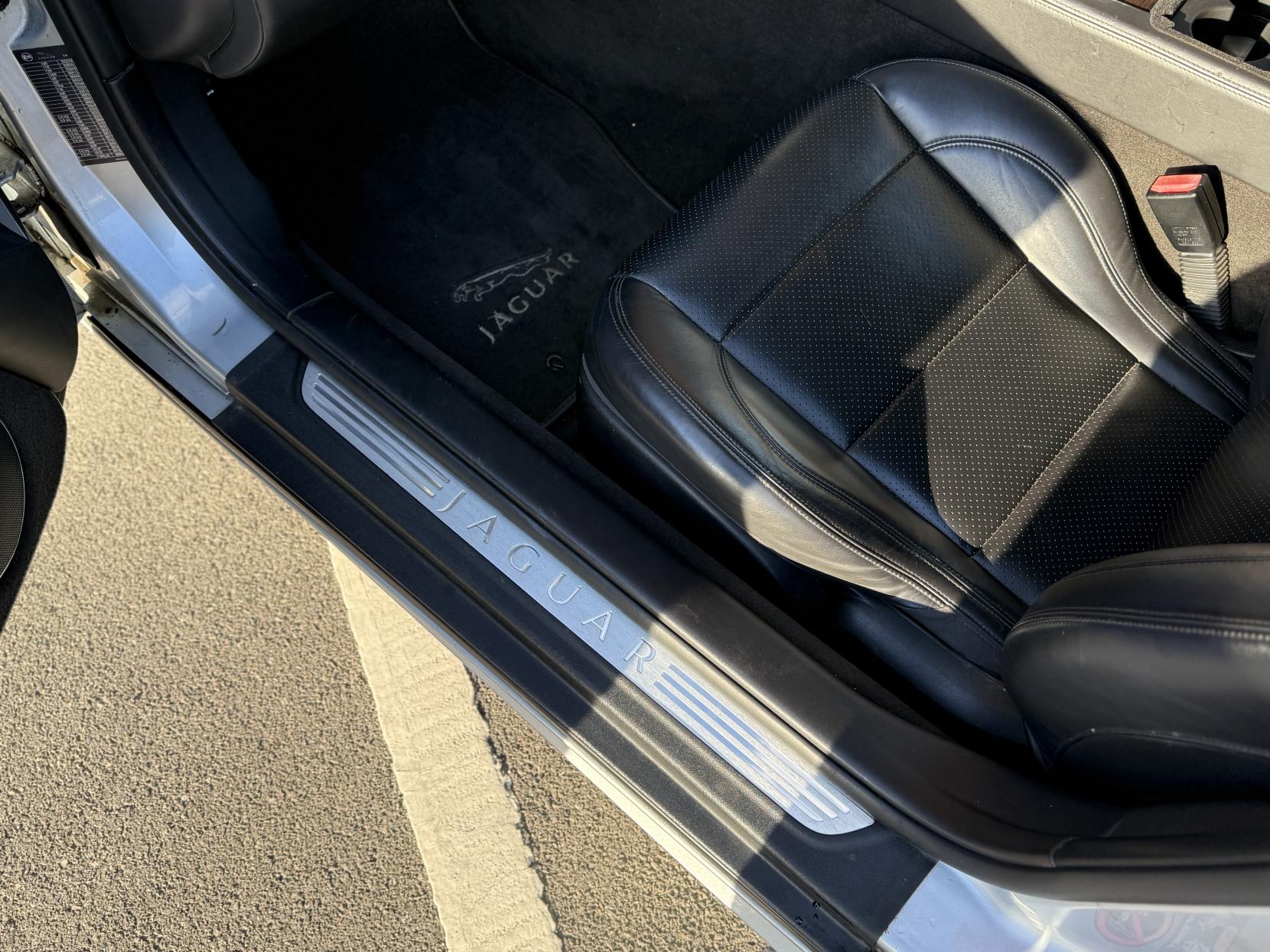 Jaguar XK 5.0 V8 Portfolio Convertible 2dr Petrol Auto Euro 5 (385 ps)