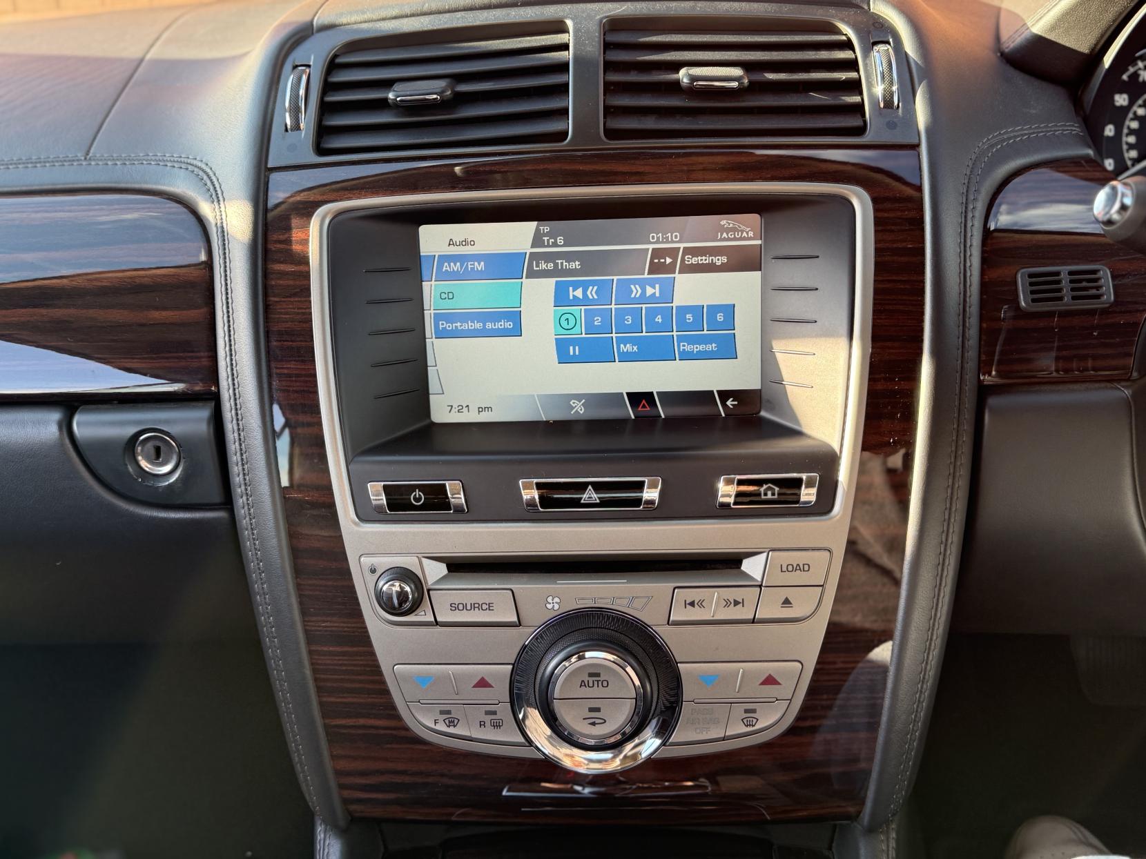 Jaguar XK 5.0 V8 Portfolio Convertible 2dr Petrol Auto Euro 5 (385 ps)