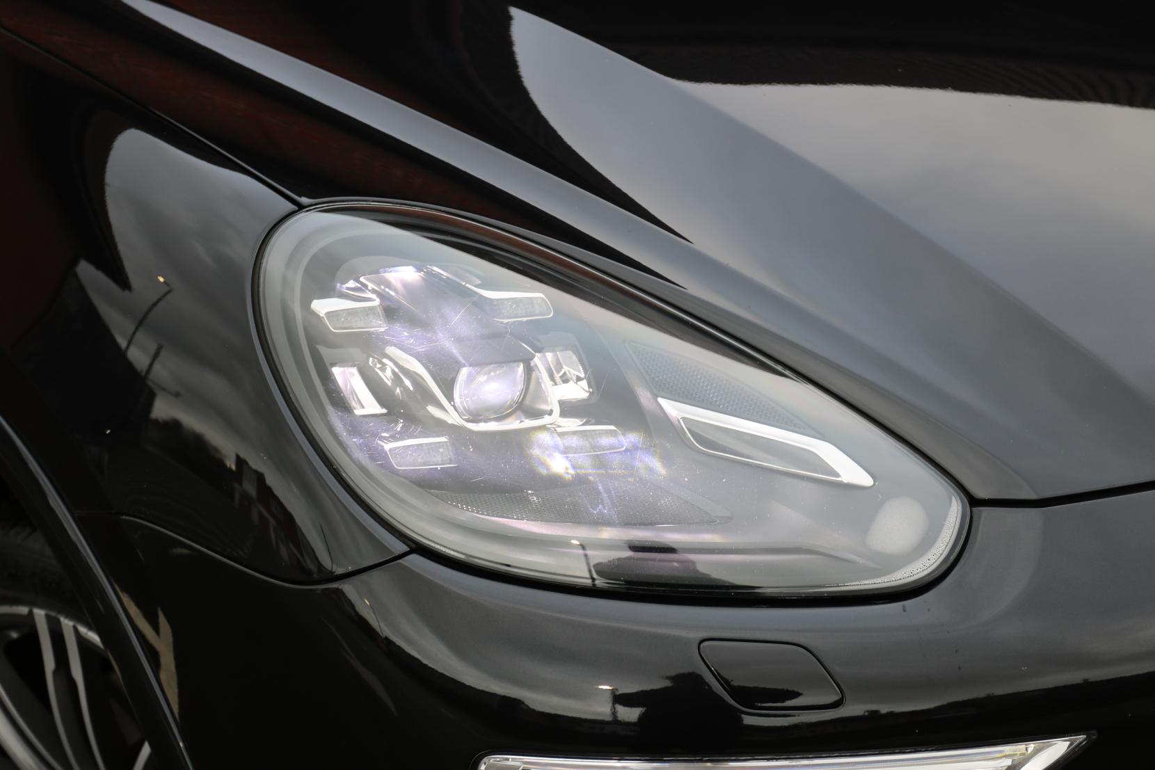 Porsche Cayenne 4.2 TD V8 S SUV 5dr Diesel TiptronicS 4WD Euro 6 (s/s) (385 ps)