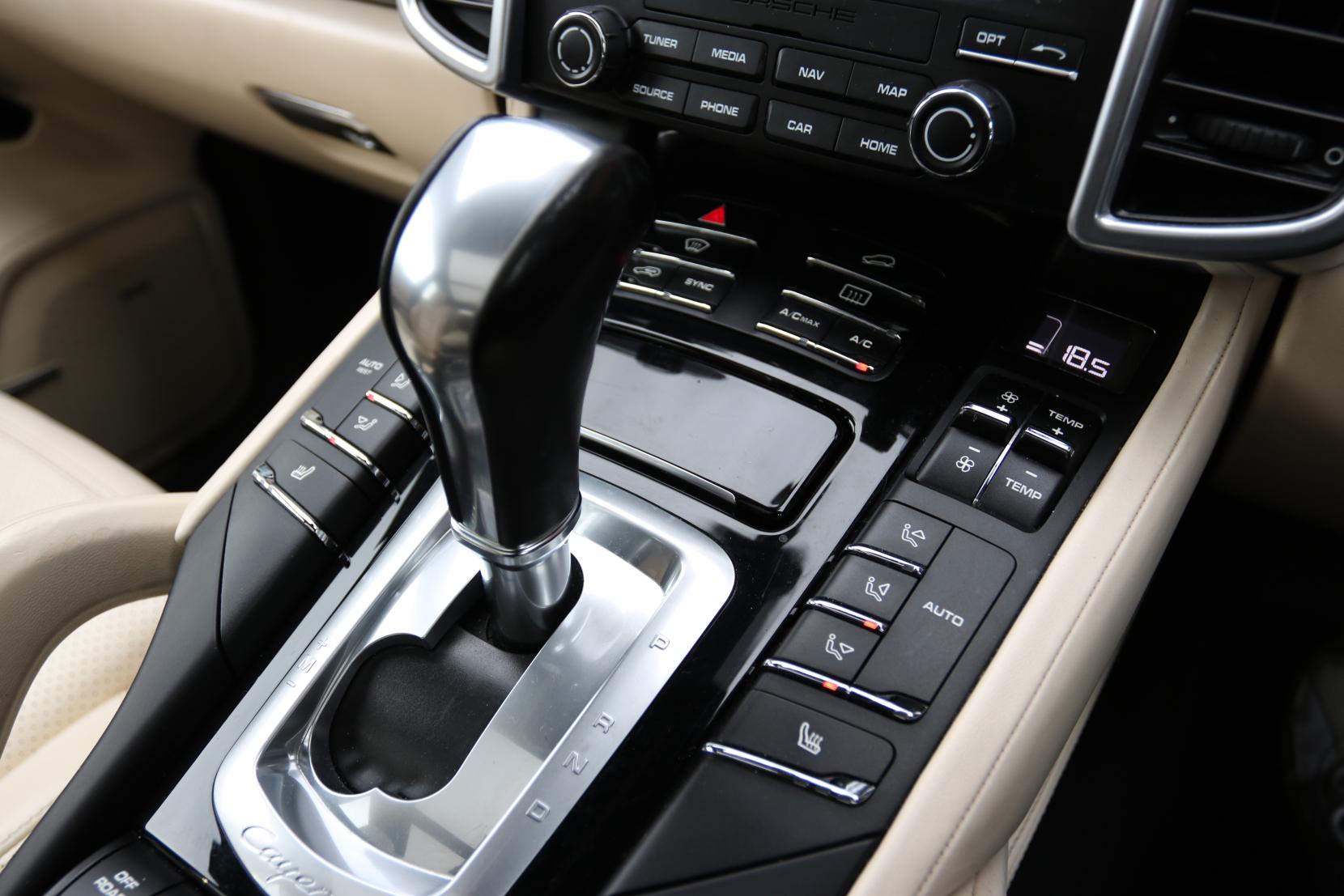 Porsche Cayenne 4.2 TD V8 S SUV 5dr Diesel TiptronicS 4WD Euro 6 (s/s) (385 ps)