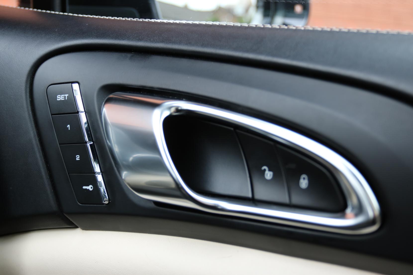 Porsche Cayenne 4.2 TD V8 S SUV 5dr Diesel TiptronicS 4WD Euro 6 (s/s) (385 ps)