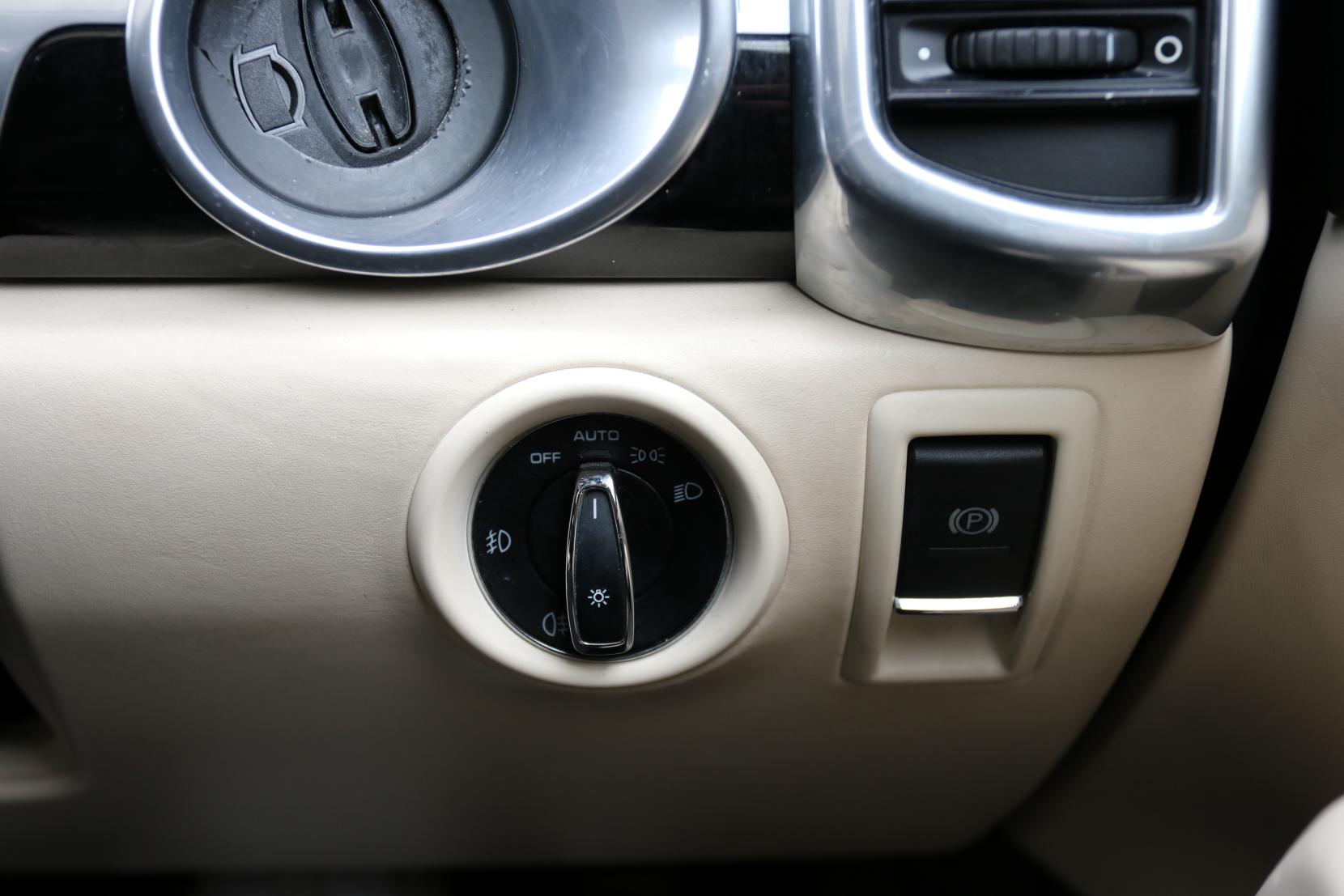 Porsche Cayenne 4.2 TD V8 S SUV 5dr Diesel TiptronicS 4WD Euro 6 (s/s) (385 ps)