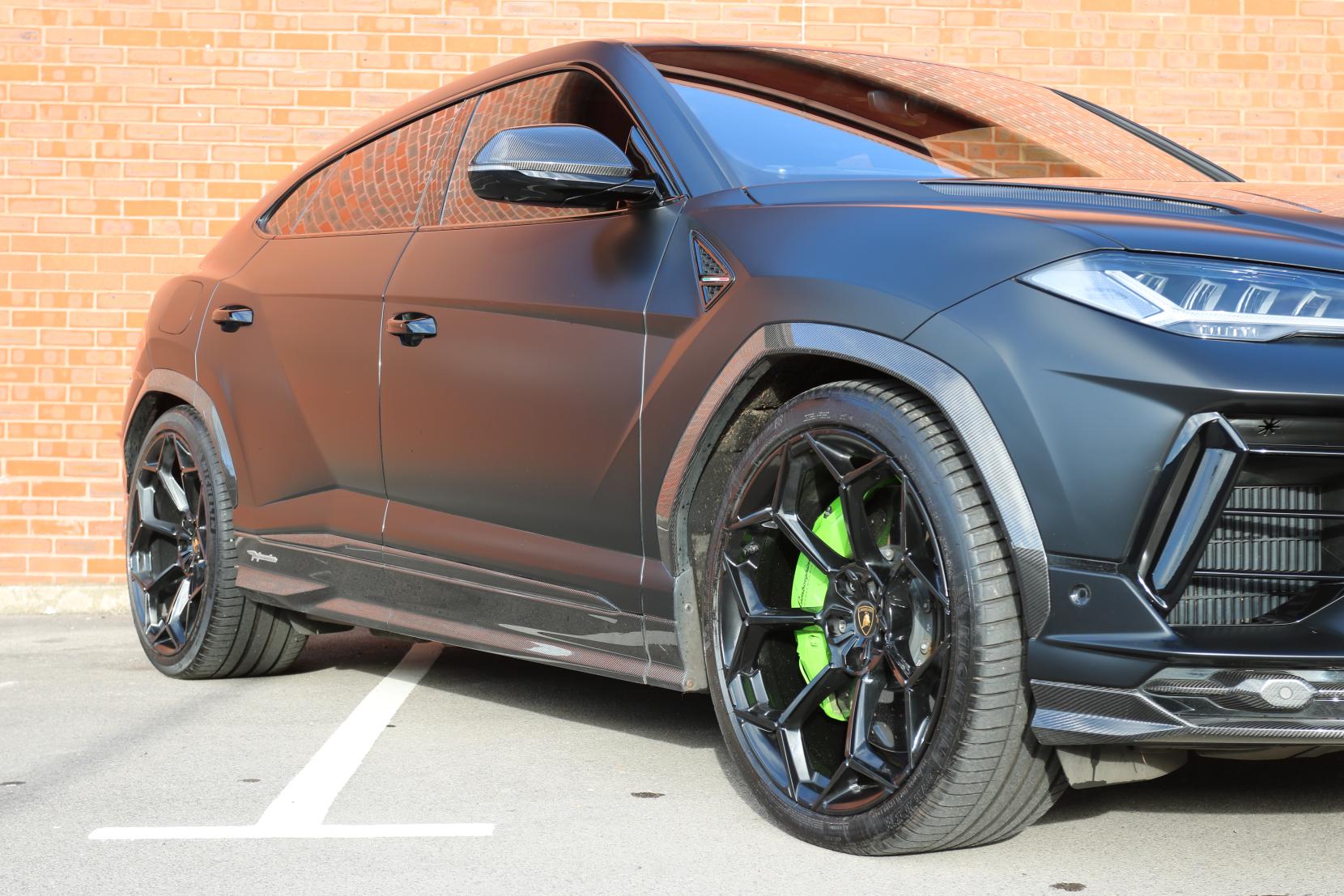 Lamborghini Urus 4.0 V8 BiTurbo Performante SUV 5dr Petrol Auto 4WD Euro 6 (666 ps)