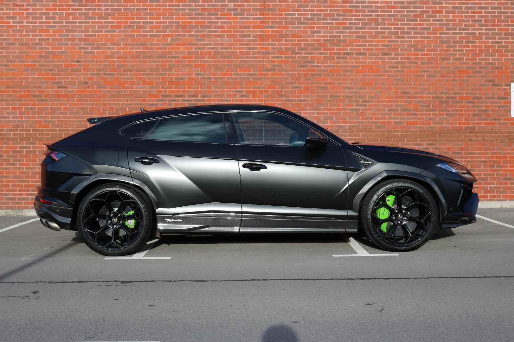 Lamborghini Urus 4.0 V8 BiTurbo Performante SUV 5dr Petrol Auto 4WD Euro 6 (666 ps)