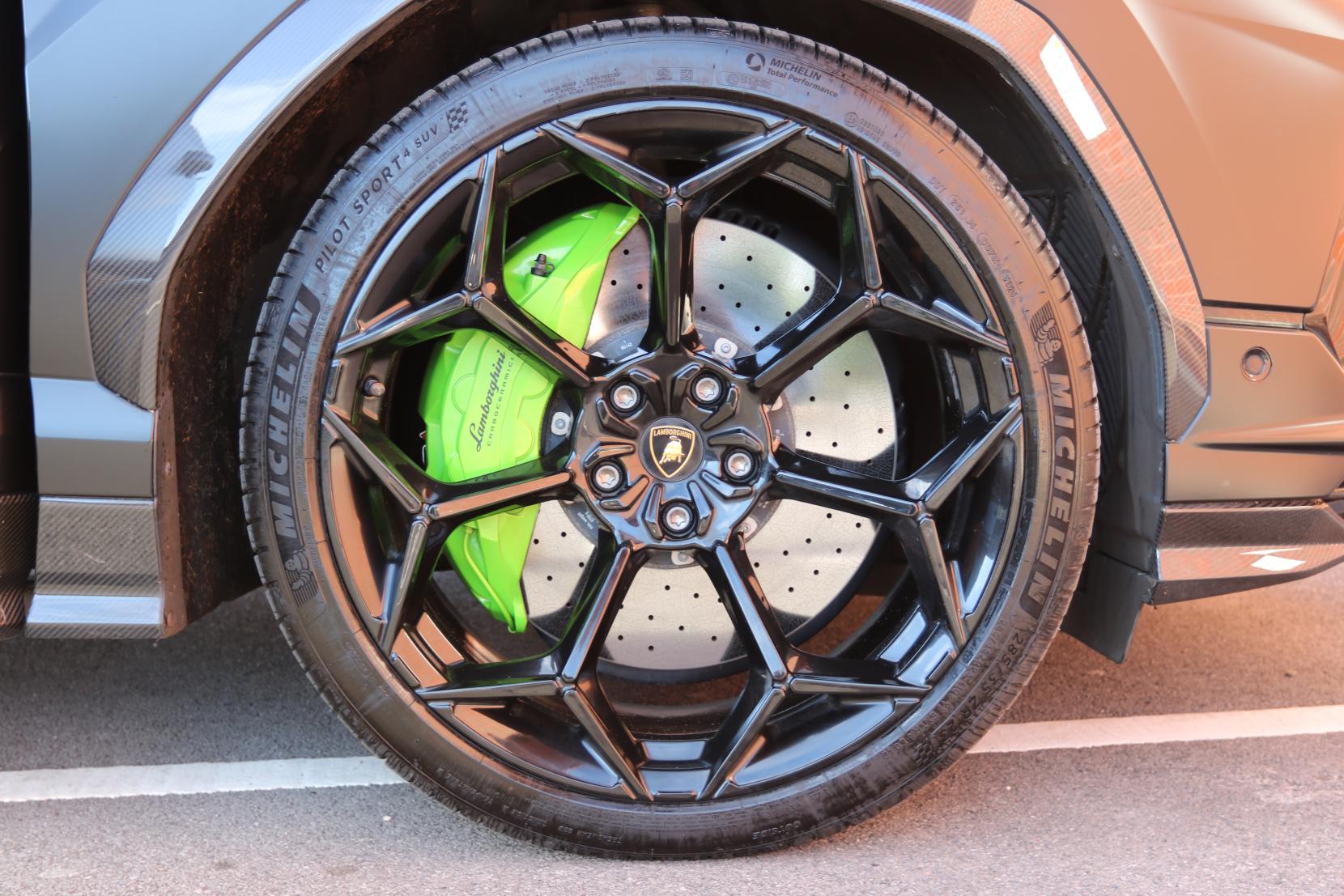 Lamborghini Urus 4.0 V8 BiTurbo Performante SUV 5dr Petrol Auto 4WD Euro 6 (666 ps)