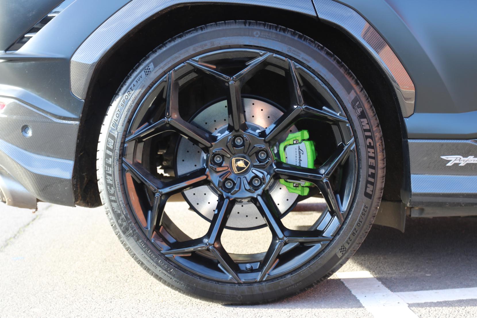 Lamborghini Urus 4.0 V8 BiTurbo Performante SUV 5dr Petrol Auto 4WD Euro 6 (666 ps)