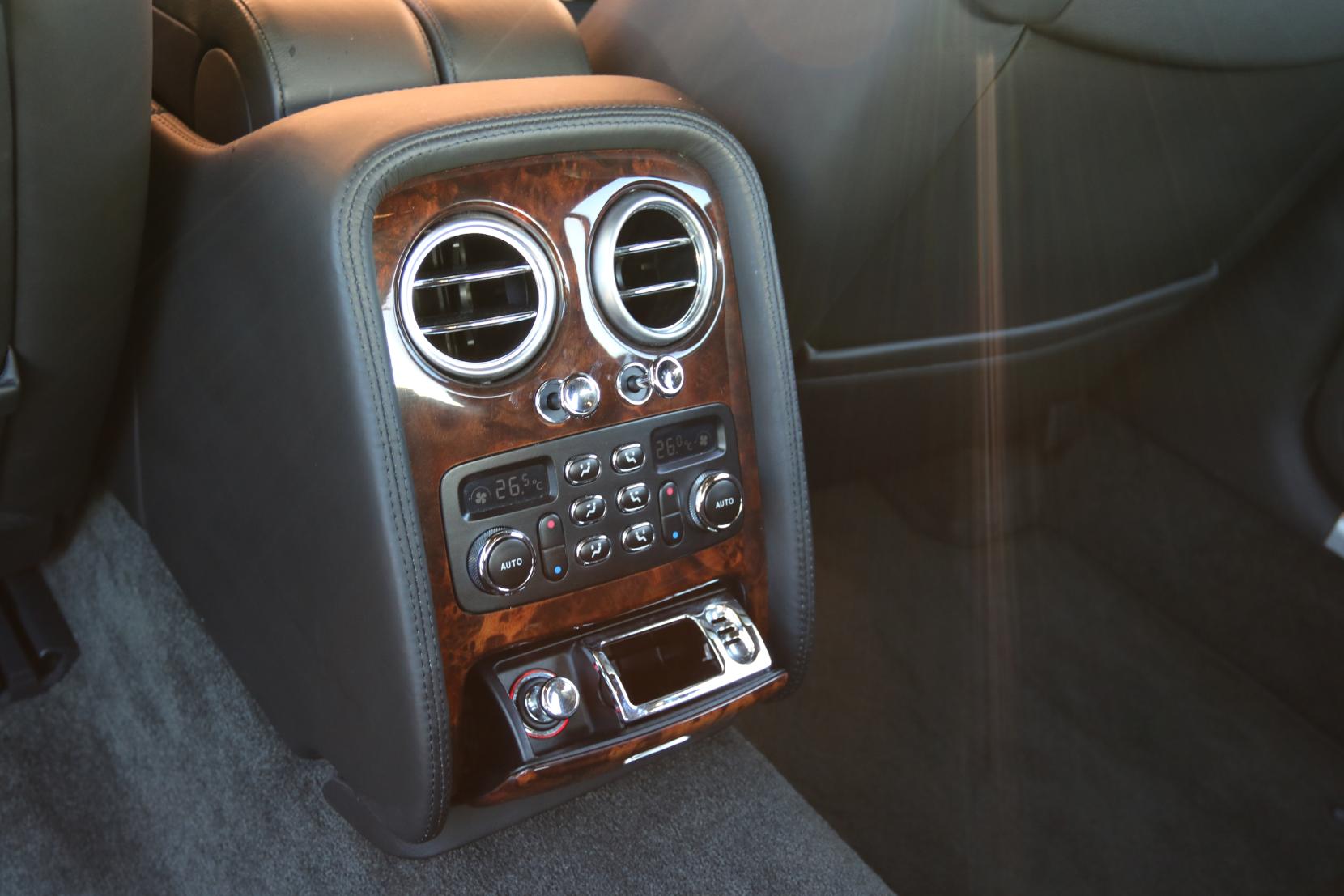 Bentley Continental 6.0 W12 Flying Spur Saloon 4dr Petrol Auto 4WD Euro 4 (560 ps)