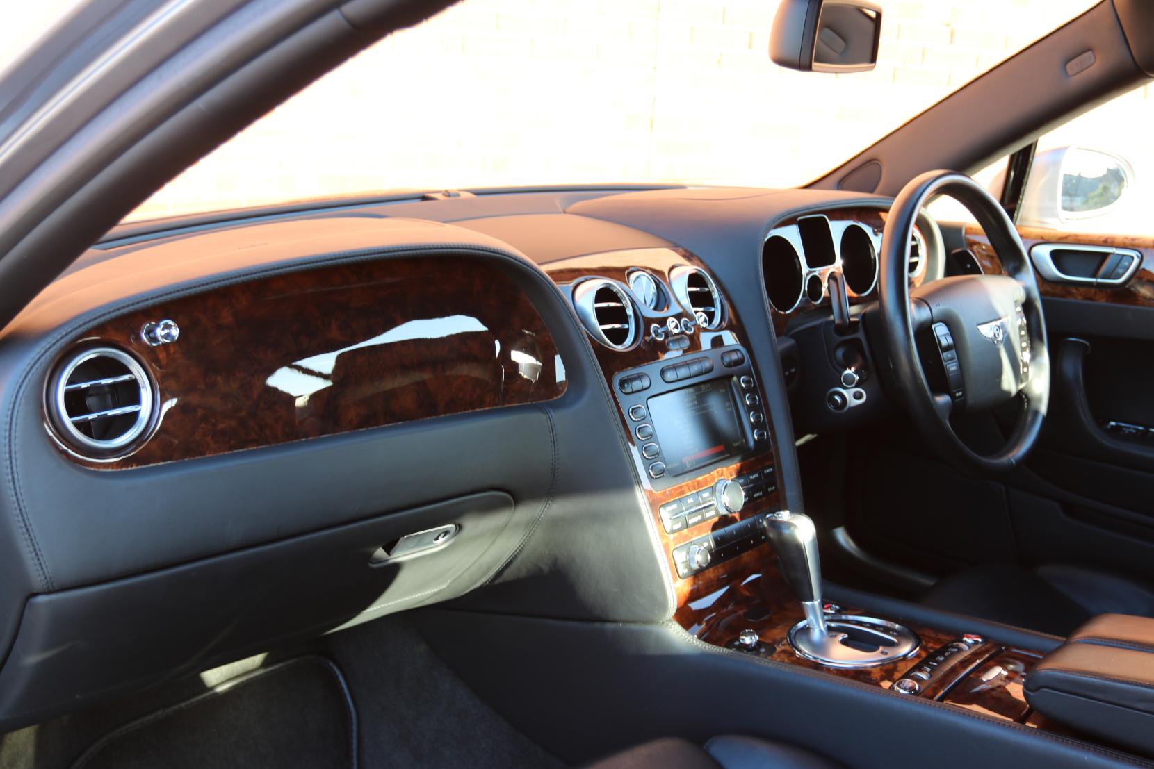 Bentley Continental 6.0 W12 Flying Spur Saloon 4dr Petrol Auto 4WD Euro 4 (560 ps)