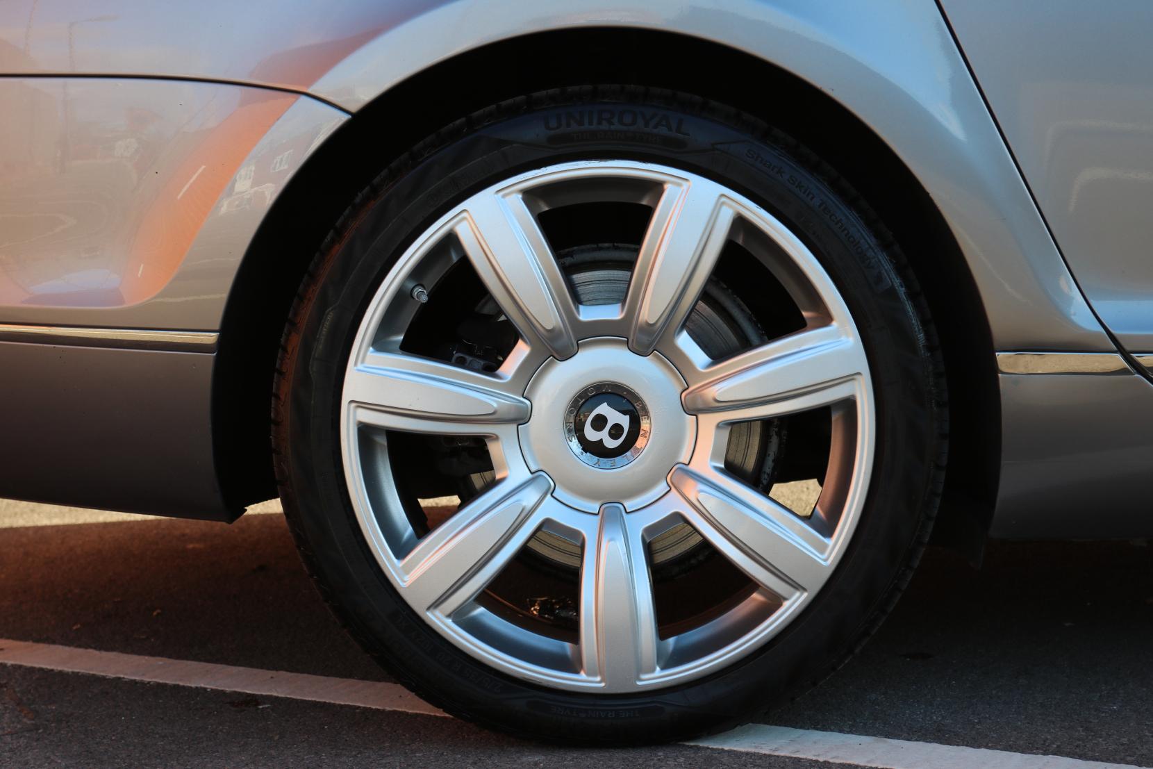 Bentley Continental 6.0 W12 Flying Spur Saloon 4dr Petrol Auto 4WD Euro 4 (560 ps)