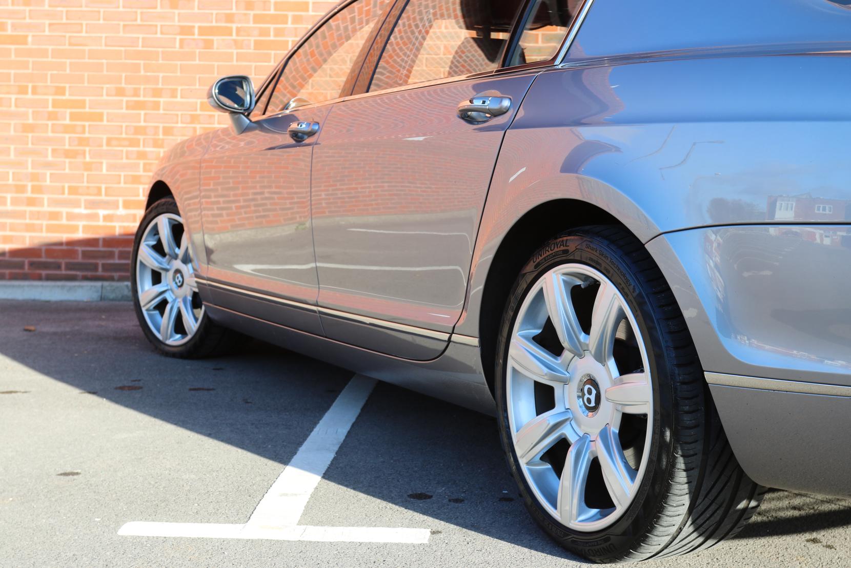 Bentley Continental 6.0 W12 Flying Spur Saloon 4dr Petrol Auto 4WD Euro 4 (560 ps)