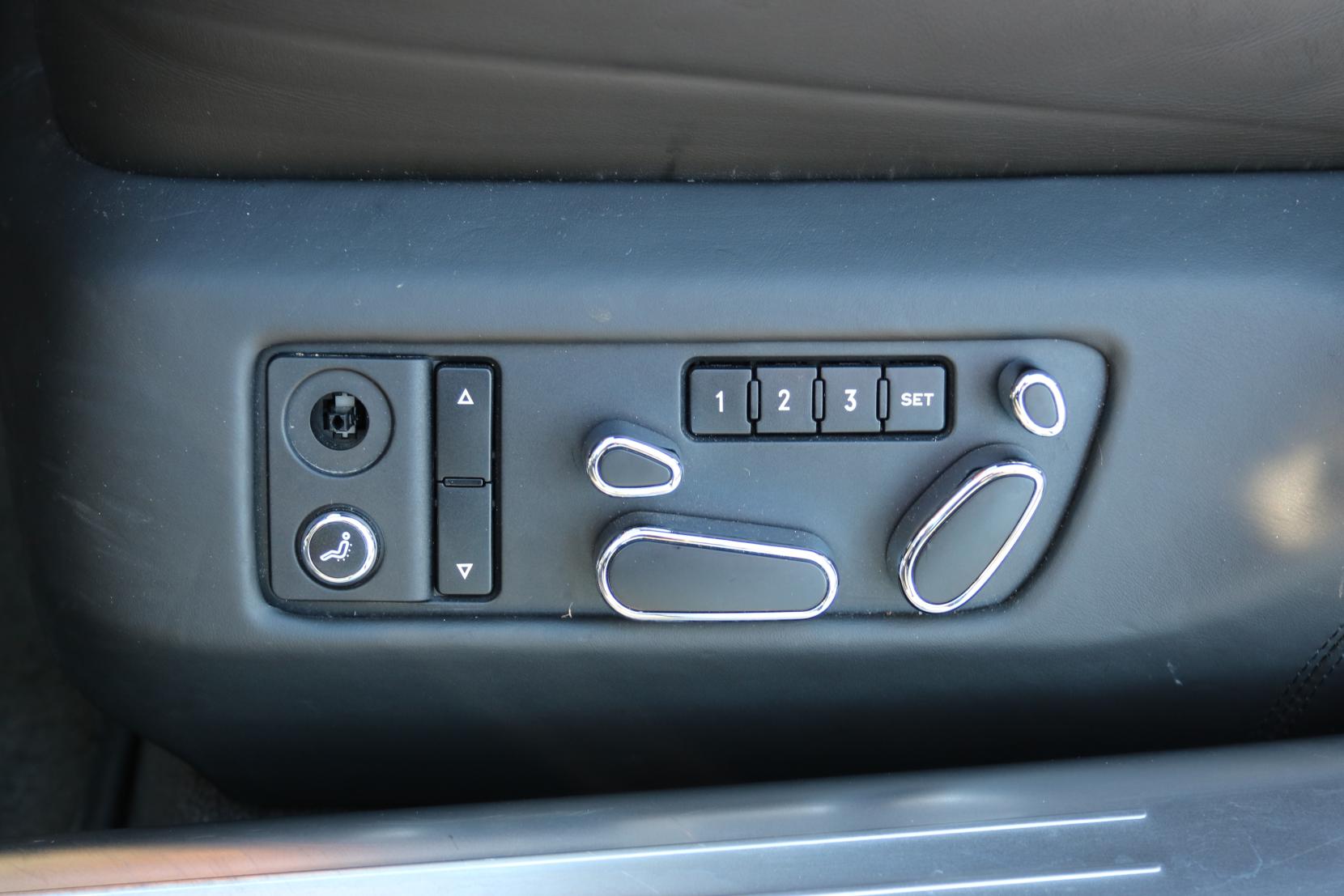 Bentley Continental 6.0 W12 Flying Spur Saloon 4dr Petrol Auto 4WD Euro 4 (560 ps)