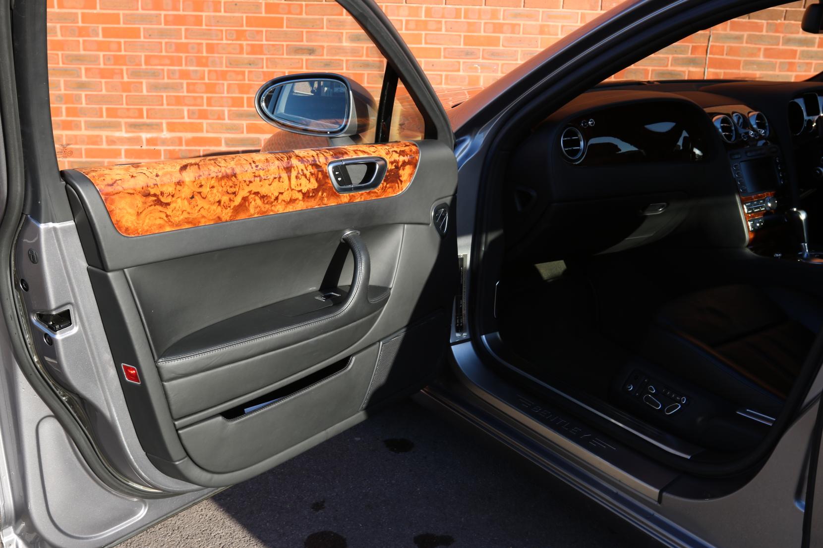 Bentley Continental 6.0 W12 Flying Spur Saloon 4dr Petrol Auto 4WD Euro 4 (560 ps)