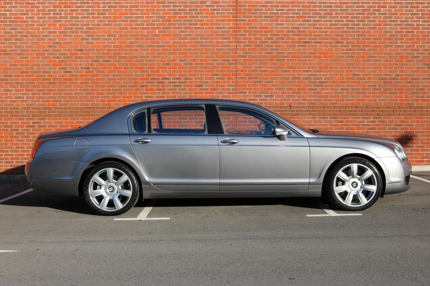Bentley Continental 6.0 W12 Flying Spur Saloon 4dr Petrol Auto 4WD Euro 4 (560 ps)