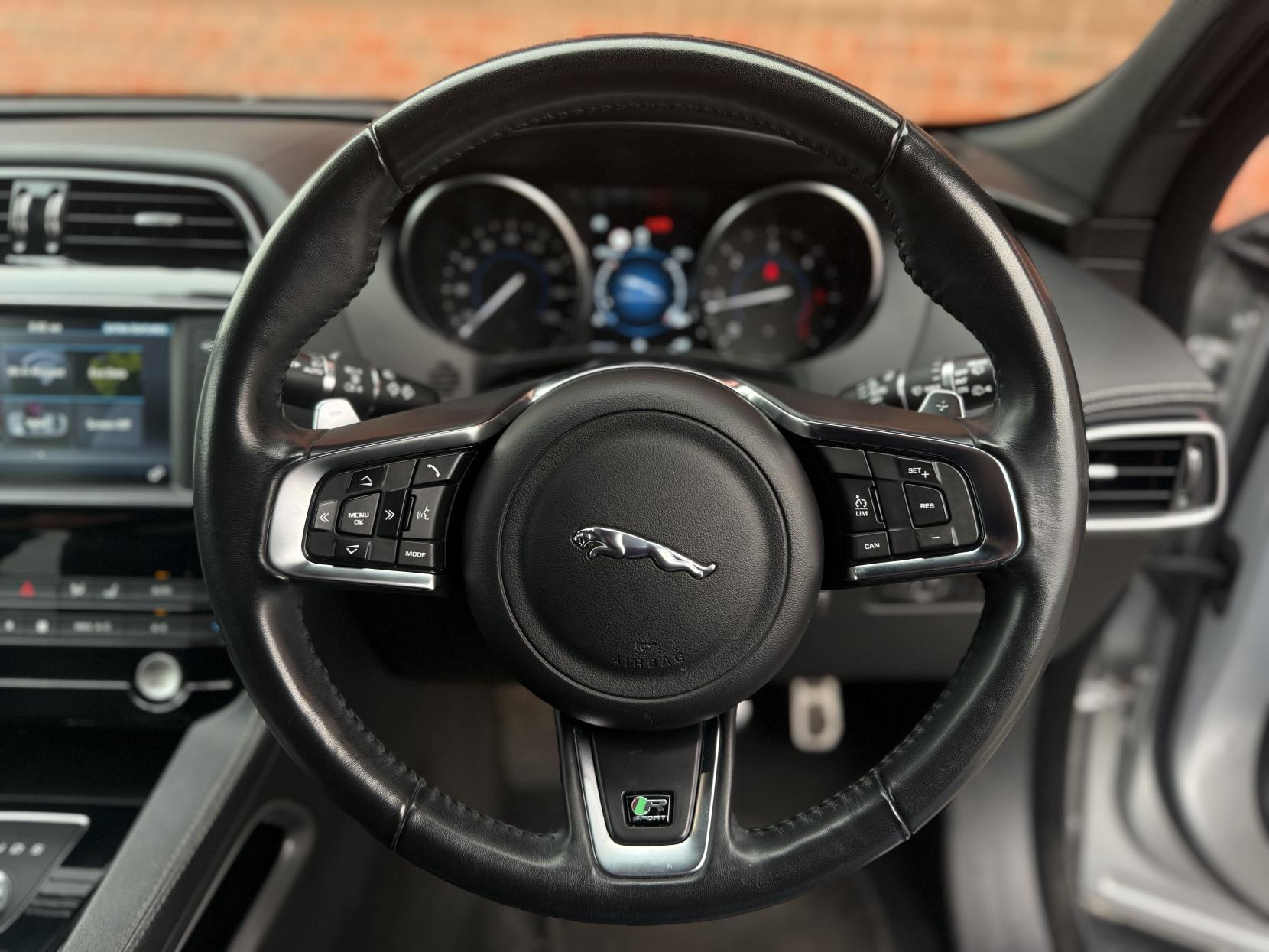 Jaguar F-PACE 2.0 D180 R-Sport SUV 5dr Diesel Auto Euro 6 (s/s) (180 ps)