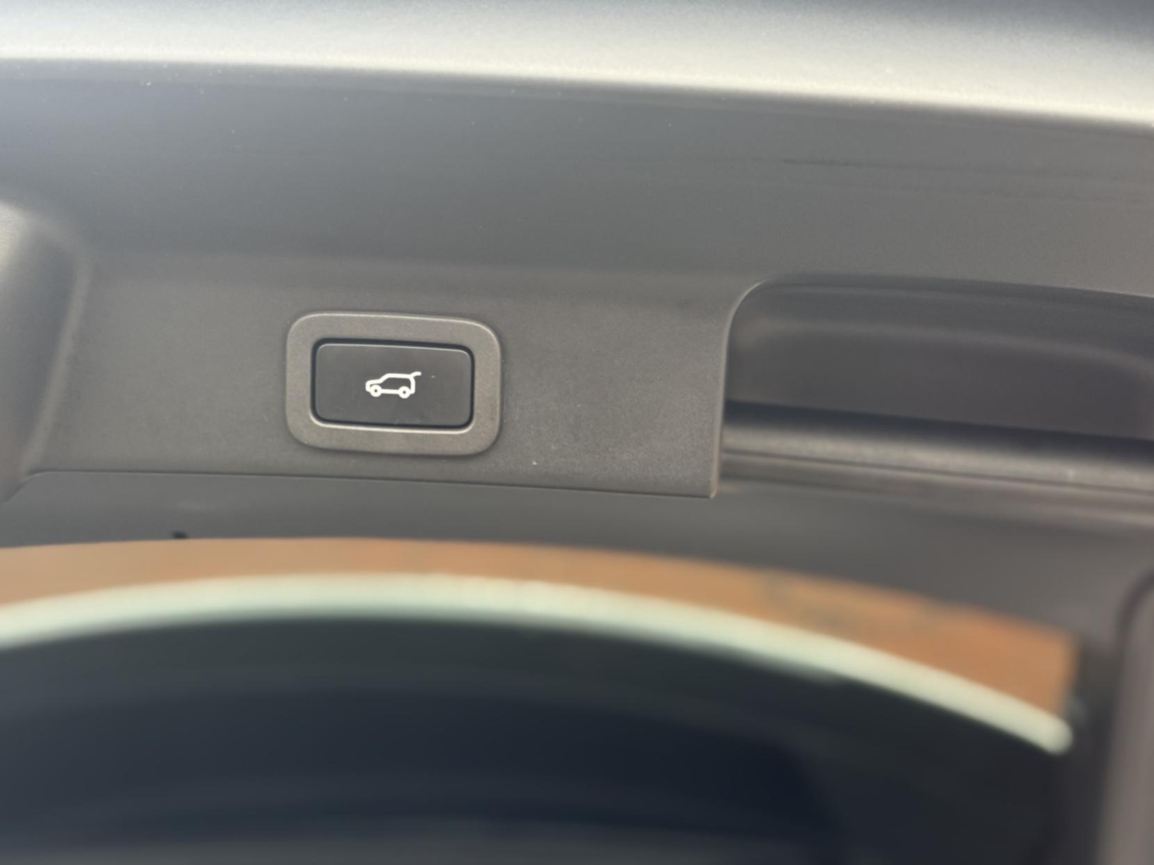 Jaguar F-PACE 2.0 D180 R-Sport SUV 5dr Diesel Auto Euro 6 (s/s) (180 ps)