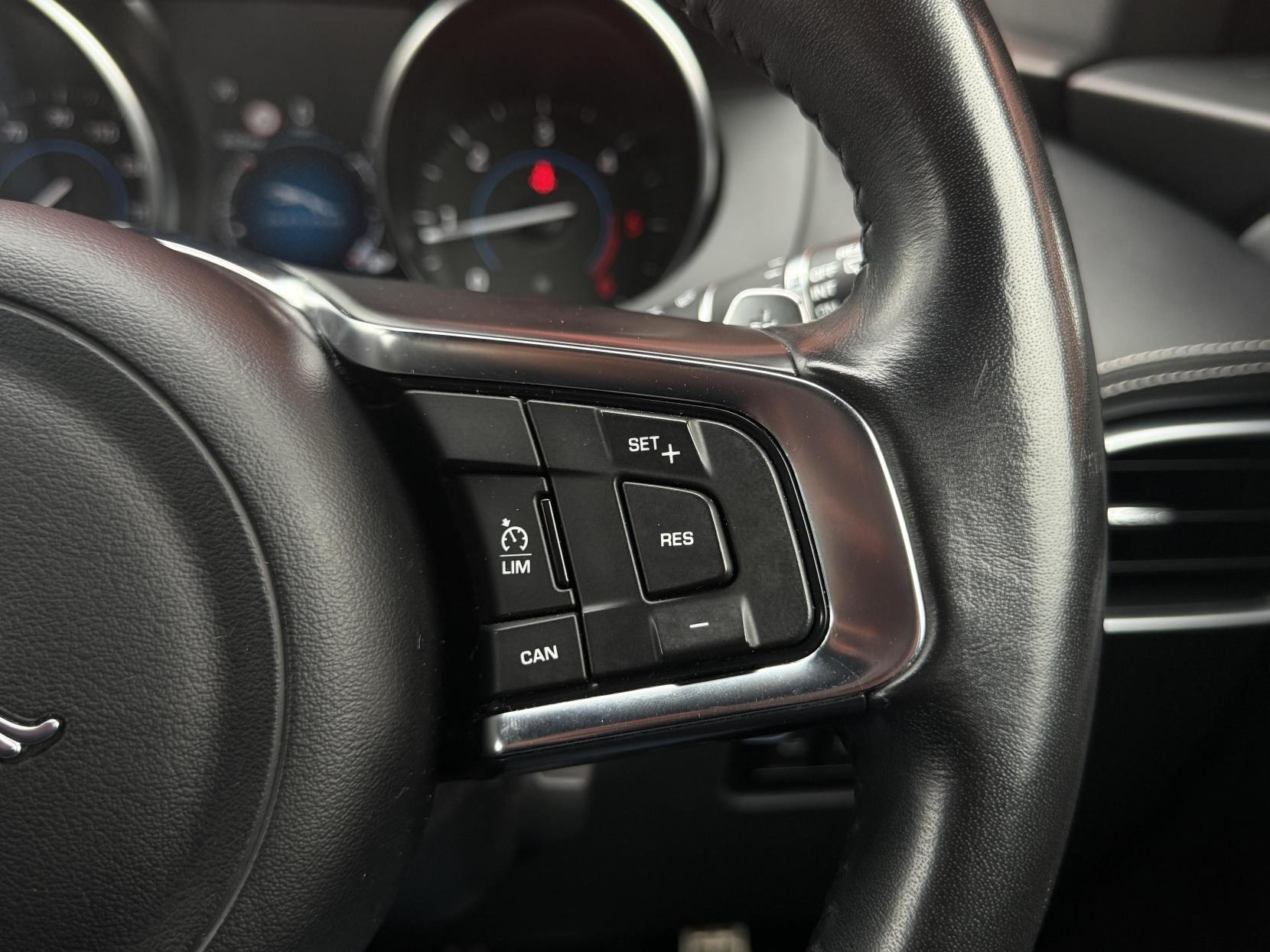 Jaguar F-PACE 2.0 D180 R-Sport SUV 5dr Diesel Auto Euro 6 (s/s) (180 ps)