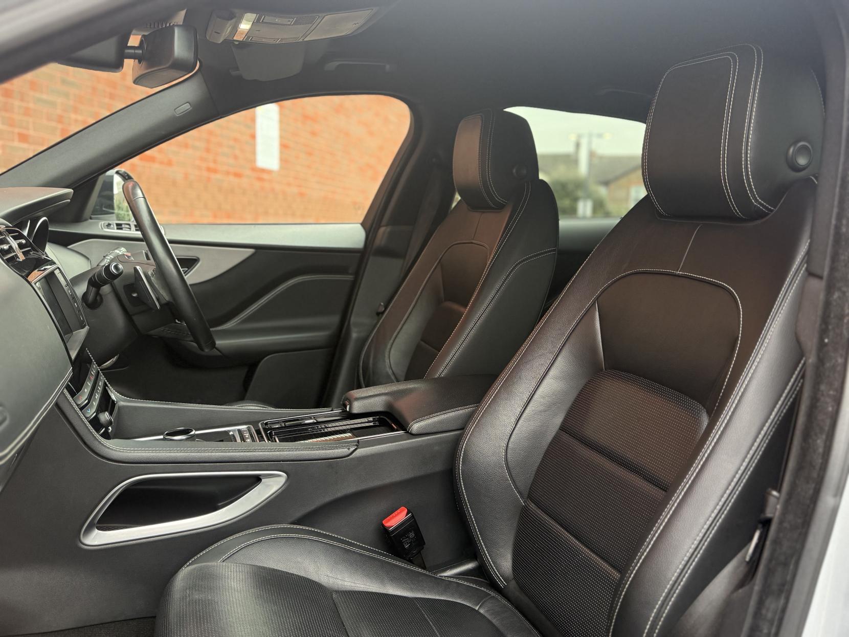 Jaguar F-PACE 2.0 D180 R-Sport SUV 5dr Diesel Auto Euro 6 (s/s) (180 ps)