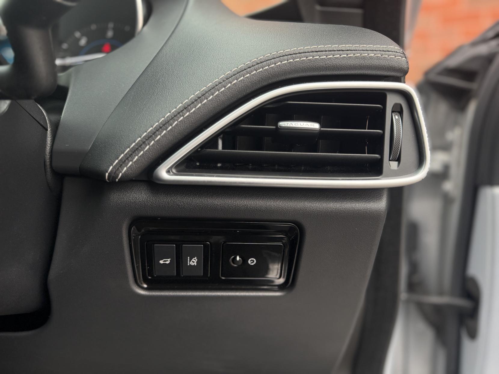 Jaguar F-PACE 2.0 D180 R-Sport SUV 5dr Diesel Auto Euro 6 (s/s) (180 ps)