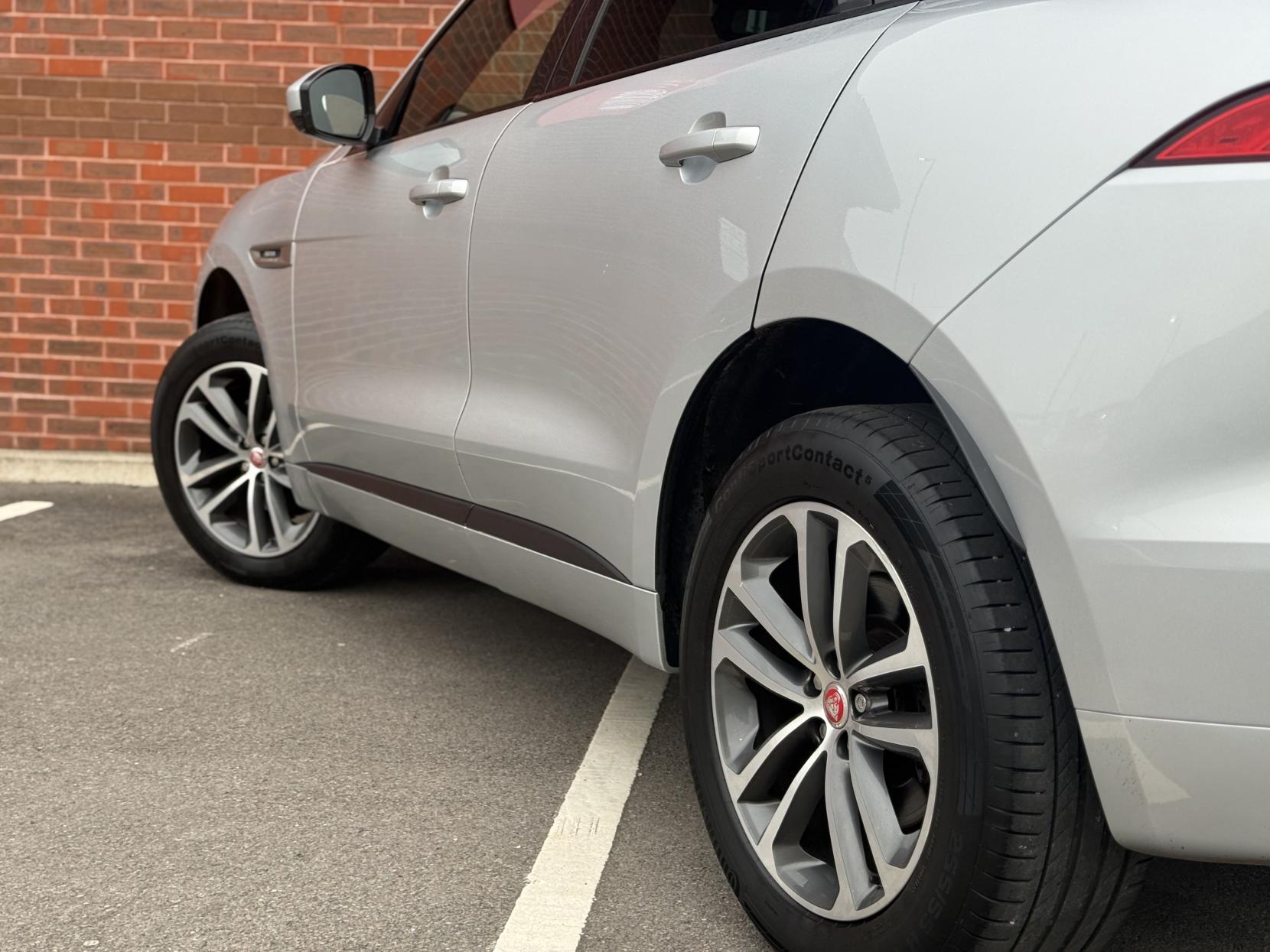 Jaguar F-PACE 2.0 D180 R-Sport SUV 5dr Diesel Auto Euro 6 (s/s) (180 ps)