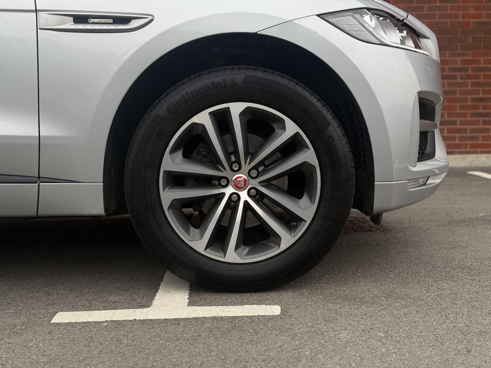 Jaguar F-PACE 2.0 D180 R-Sport SUV 5dr Diesel Auto Euro 6 (s/s) (180 ps)