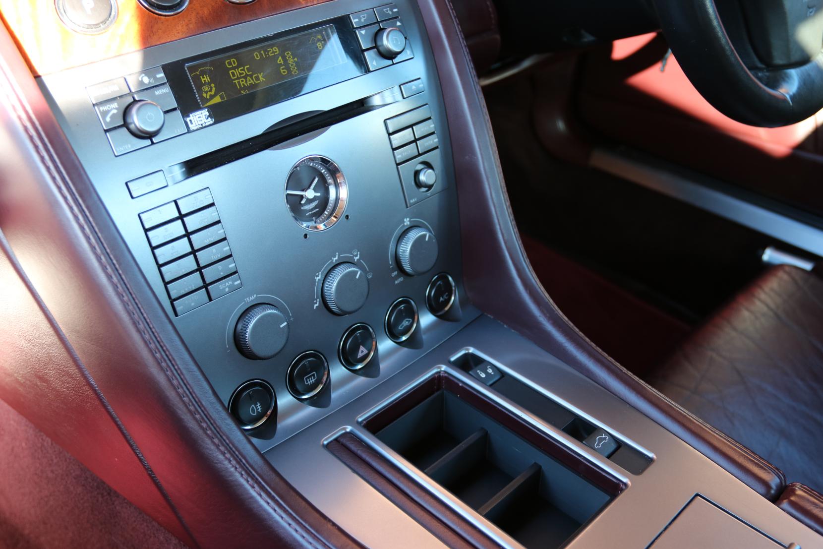 Aston Martin DB9 5.9 Coupe 2dr Petrol Seq (394 g/km, 450 bhp)