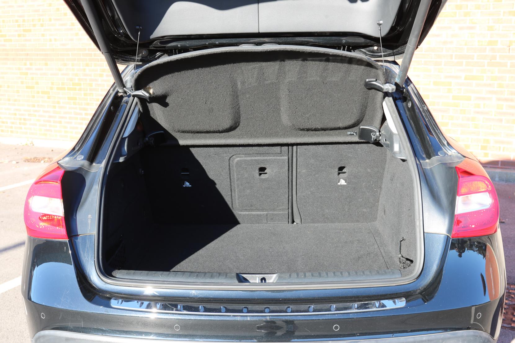 Mercedes-Benz GLA 1.6 GLA200 SE (Executive) SUV 5dr Petrol Manual Euro 6 (s/s) (156 ps)