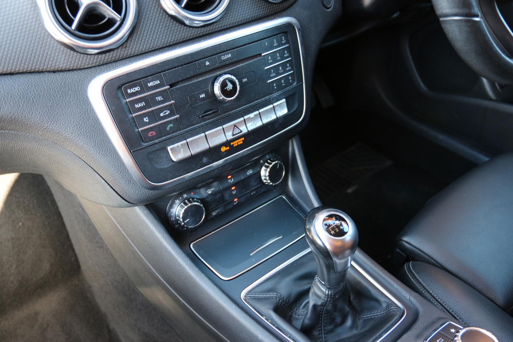 Mercedes-Benz GLA 1.6 GLA200 SE (Executive) SUV 5dr Petrol Manual Euro 6 (s/s) (156 ps)