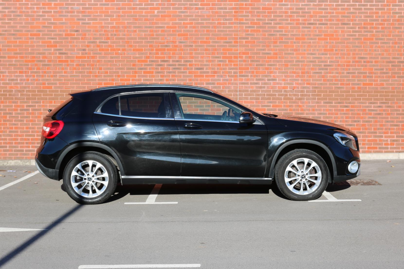 Mercedes-Benz GLA 1.6 GLA200 SE (Executive) SUV 5dr Petrol Manual Euro 6 (s/s) (156 ps)