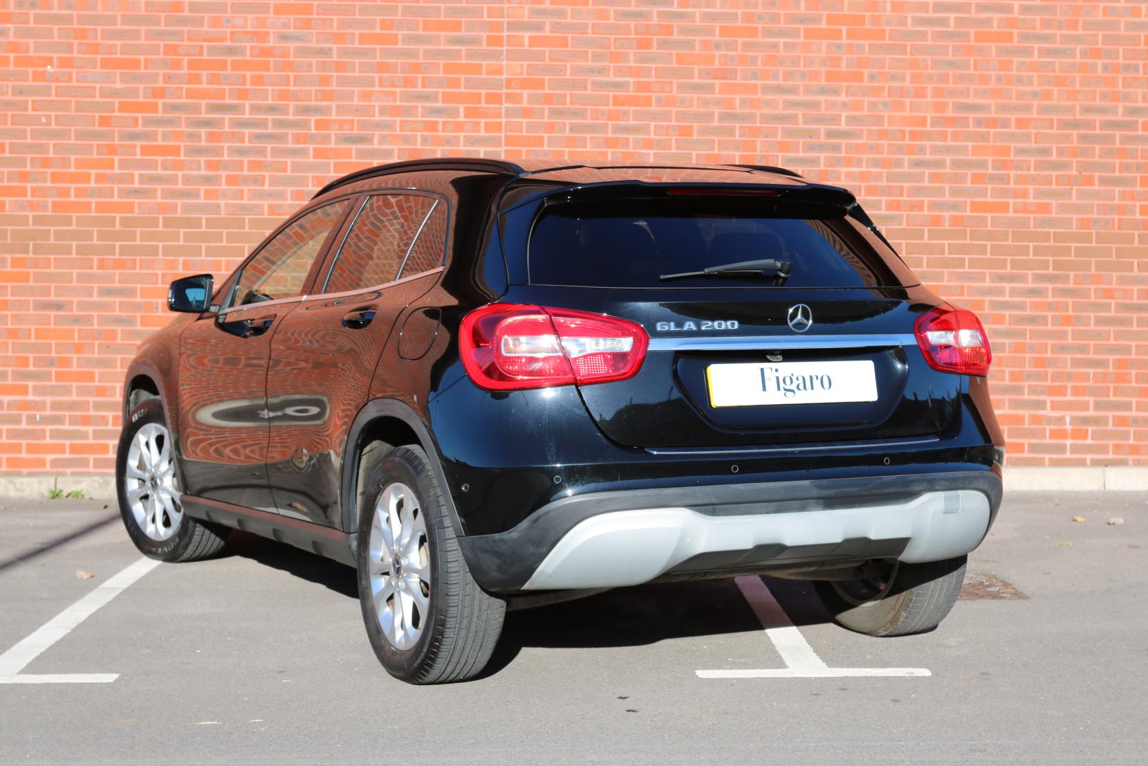 Mercedes-Benz GLA 1.6 GLA200 SE (Executive) SUV 5dr Petrol Manual Euro 6 (s/s) (156 ps)