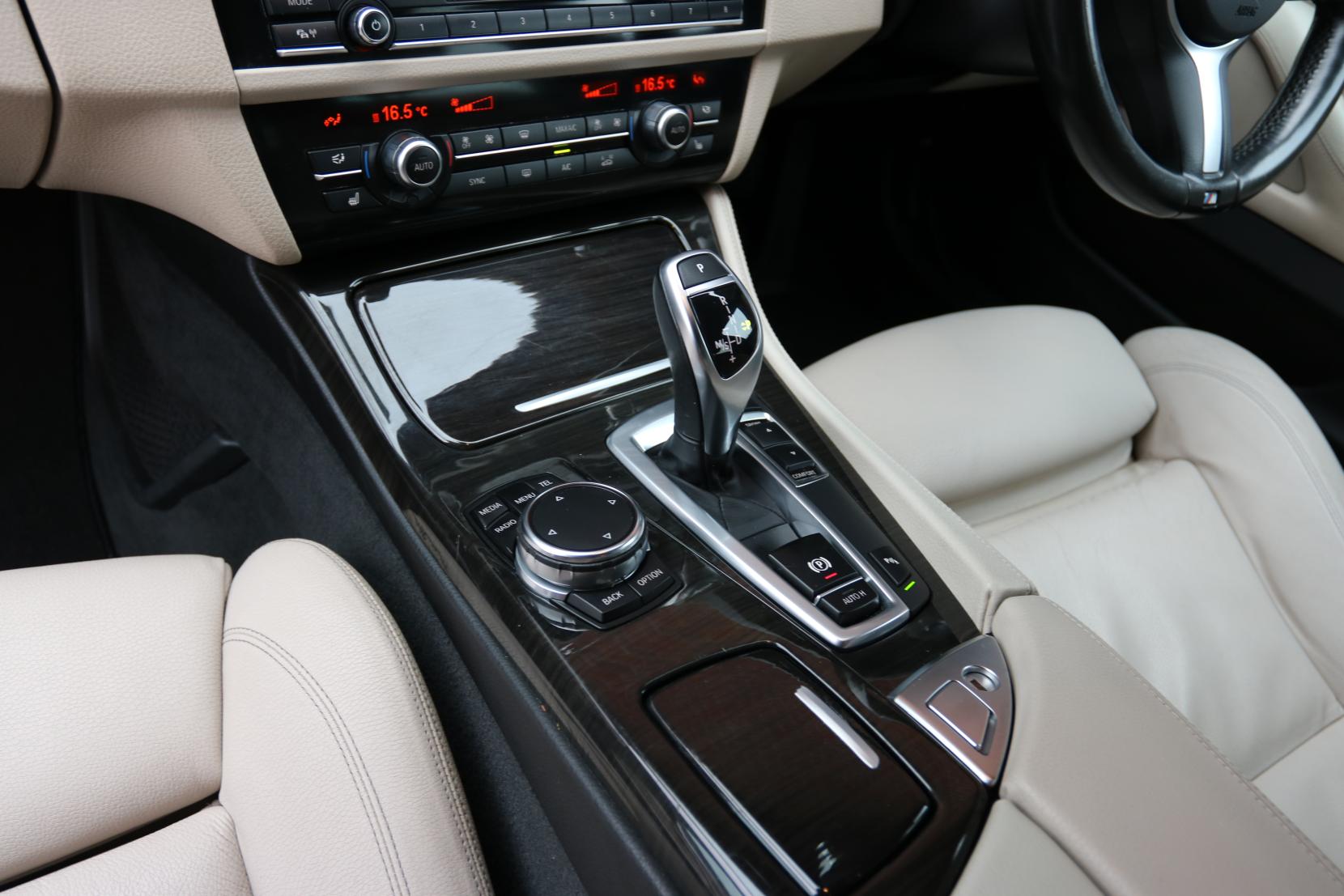 BMW 5 Series 3.0 530d M Sport Touring 5dr Diesel Auto Euro 6 (s/s) (258 ps)