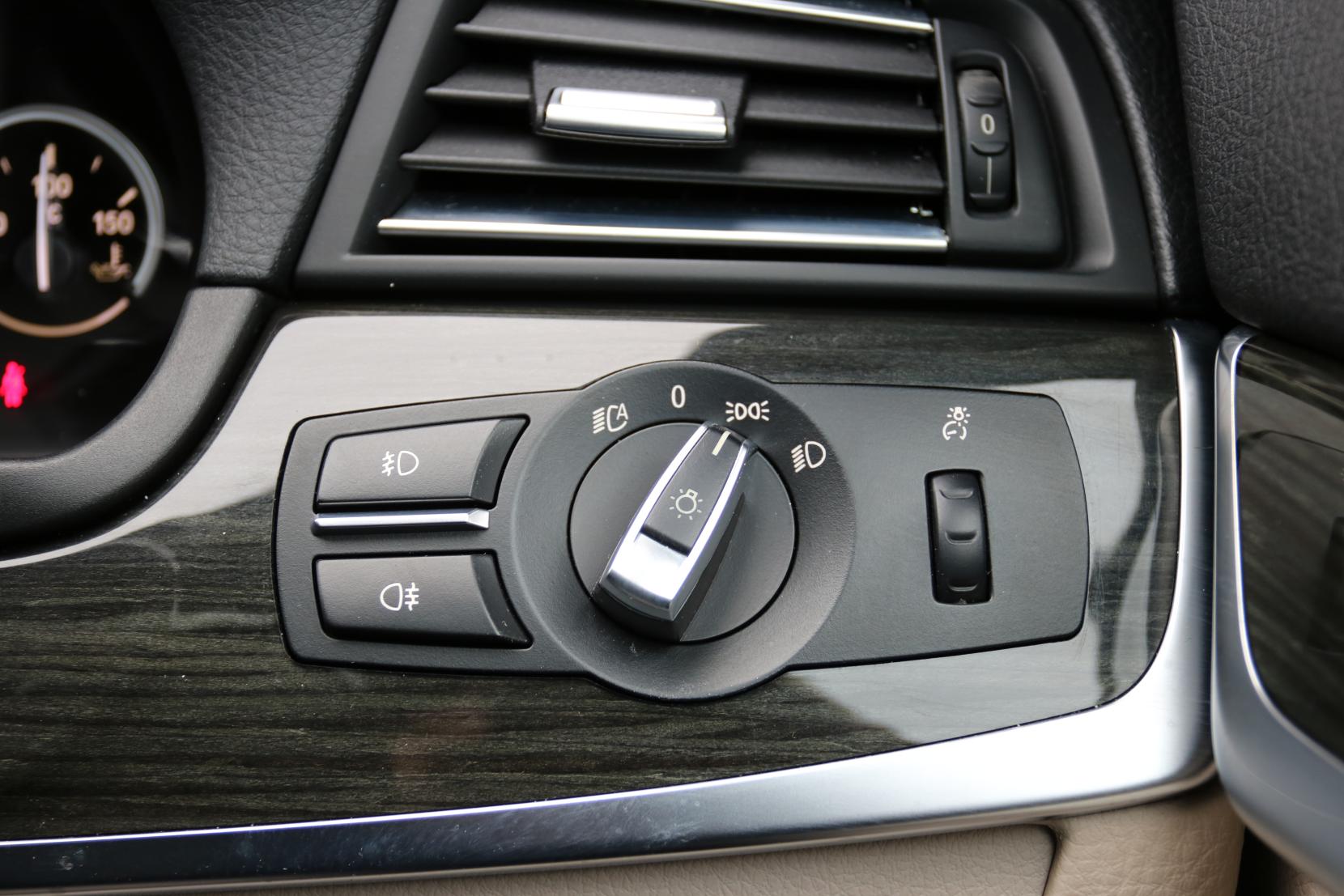 BMW 5 Series 3.0 530d M Sport Touring 5dr Diesel Auto Euro 6 (s/s) (258 ps)