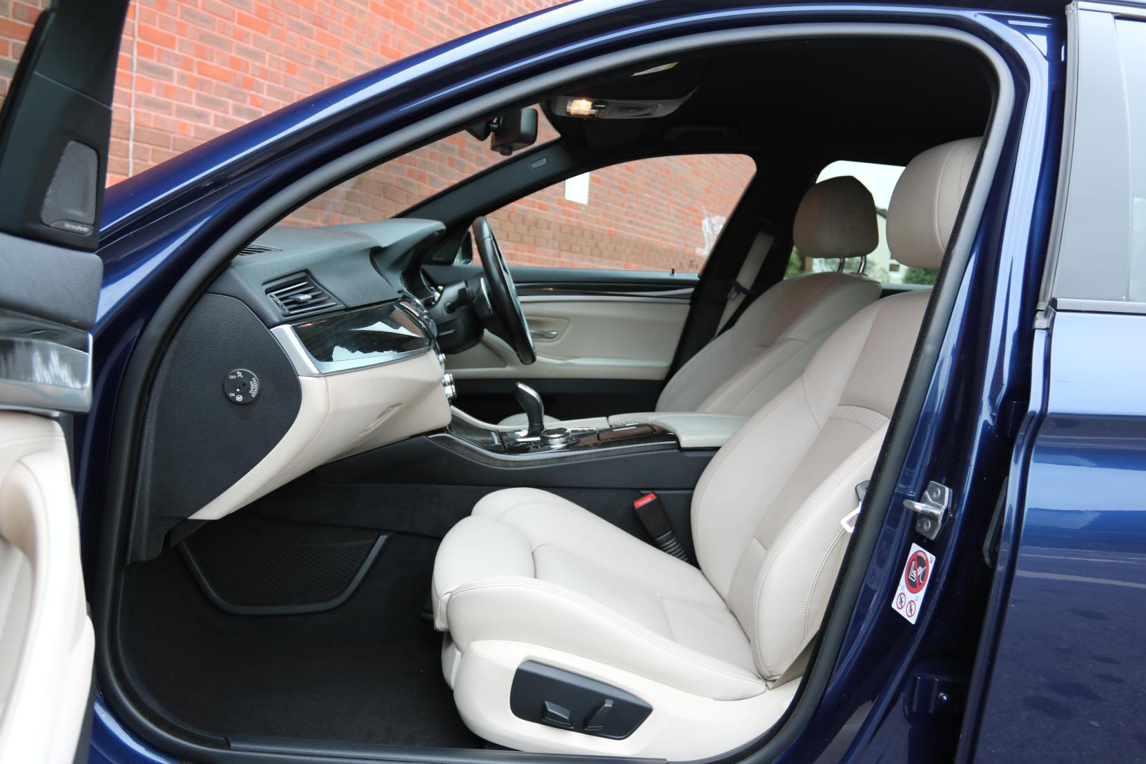 BMW 5 Series 3.0 530d M Sport Touring 5dr Diesel Auto Euro 6 (s/s) (258 ps)