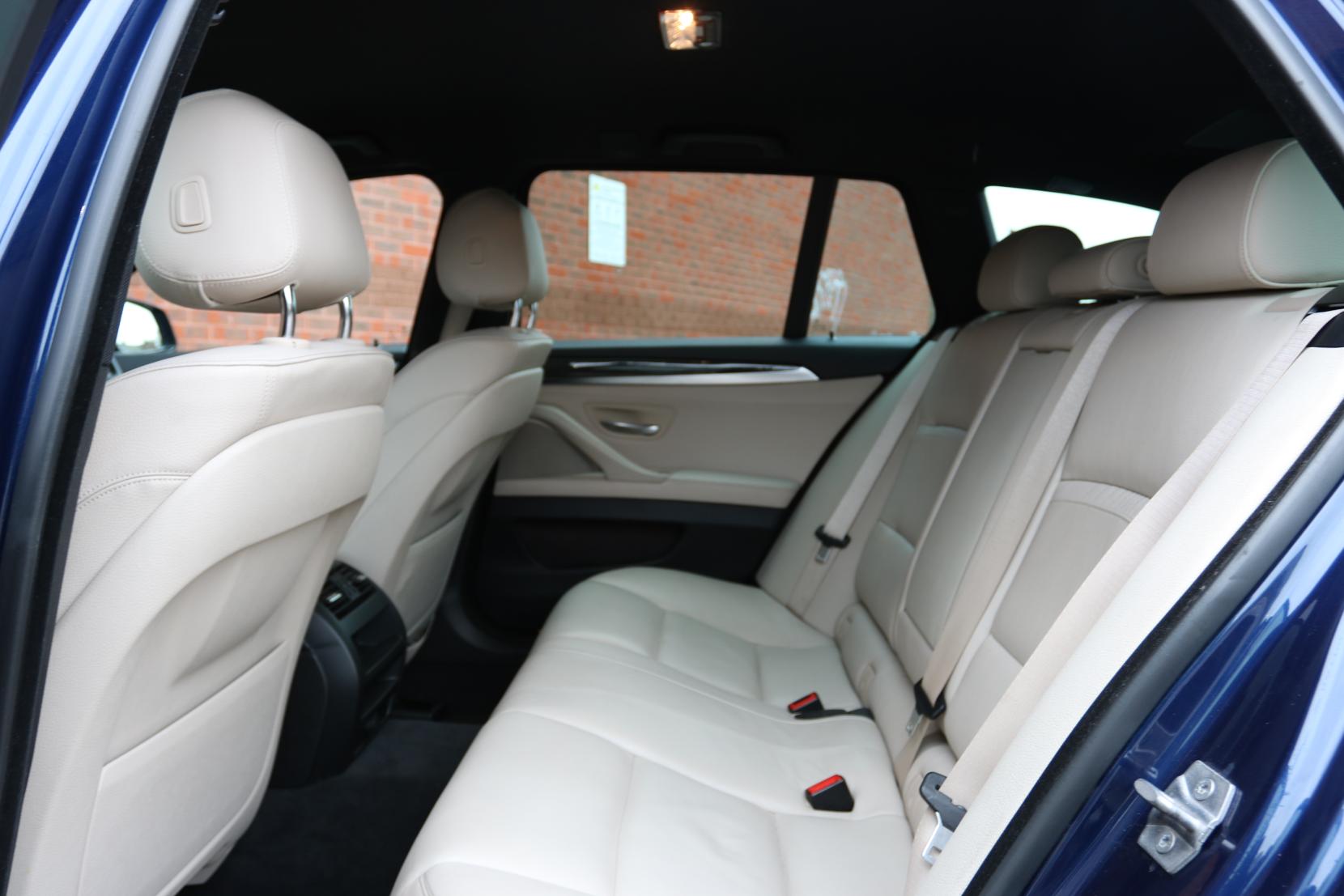 BMW 5 Series 3.0 530d M Sport Touring 5dr Diesel Auto Euro 6 (s/s) (258 ps)