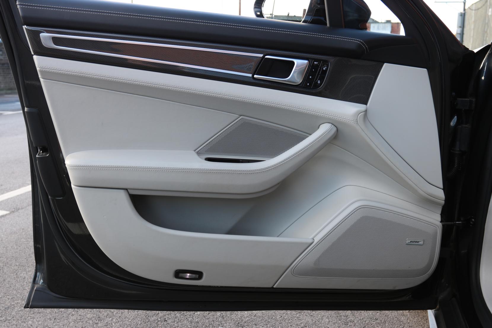 Porsche Panamera 4.0T V8 Turbo Saloon 5dr Petrol PDK 4WD Euro 6 (s/s) (550 ps)